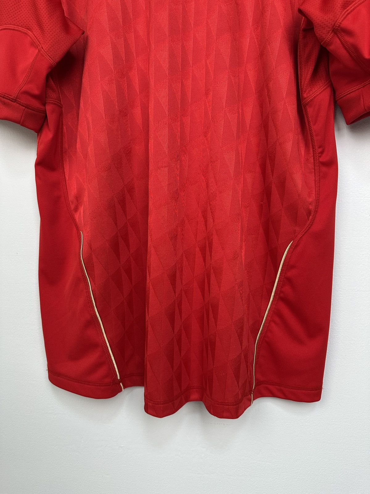 Adidas LIVERPOOL FC 2010-2012 Home Football Shirt Adidas Jersey XL Size US XL / EU 56 / 4 - 9 Thumbnail