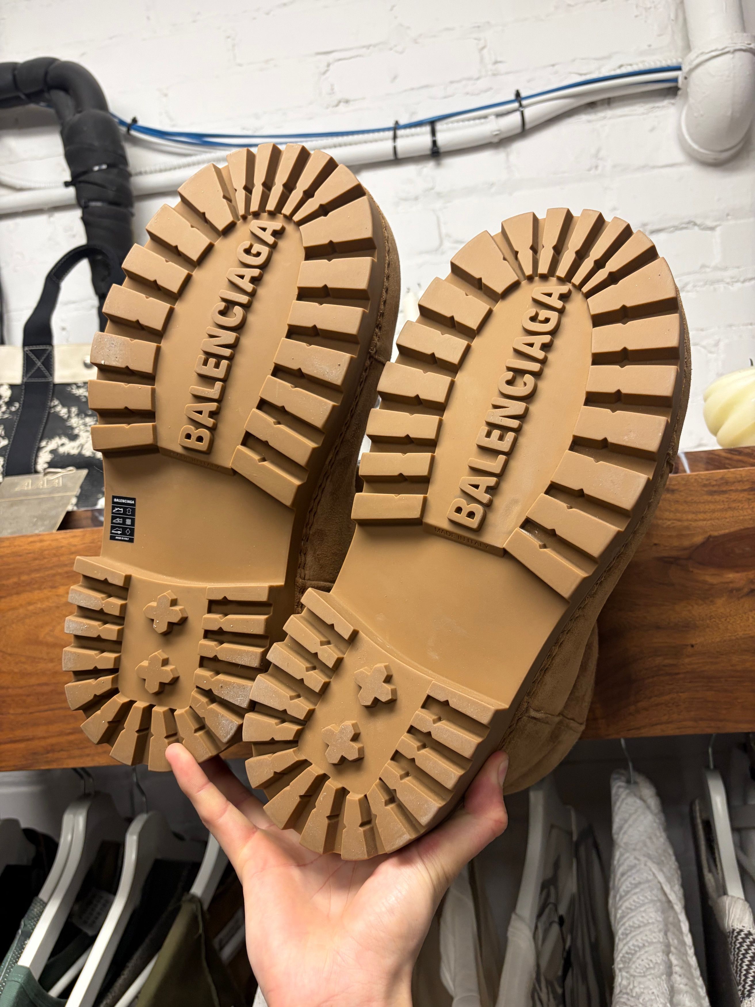 Balenciaga Balenciaga ‘Alaska’ Brown Suede/Shearling Low Top Booties Size US 9 / IT 39 - 4 Thumbnail