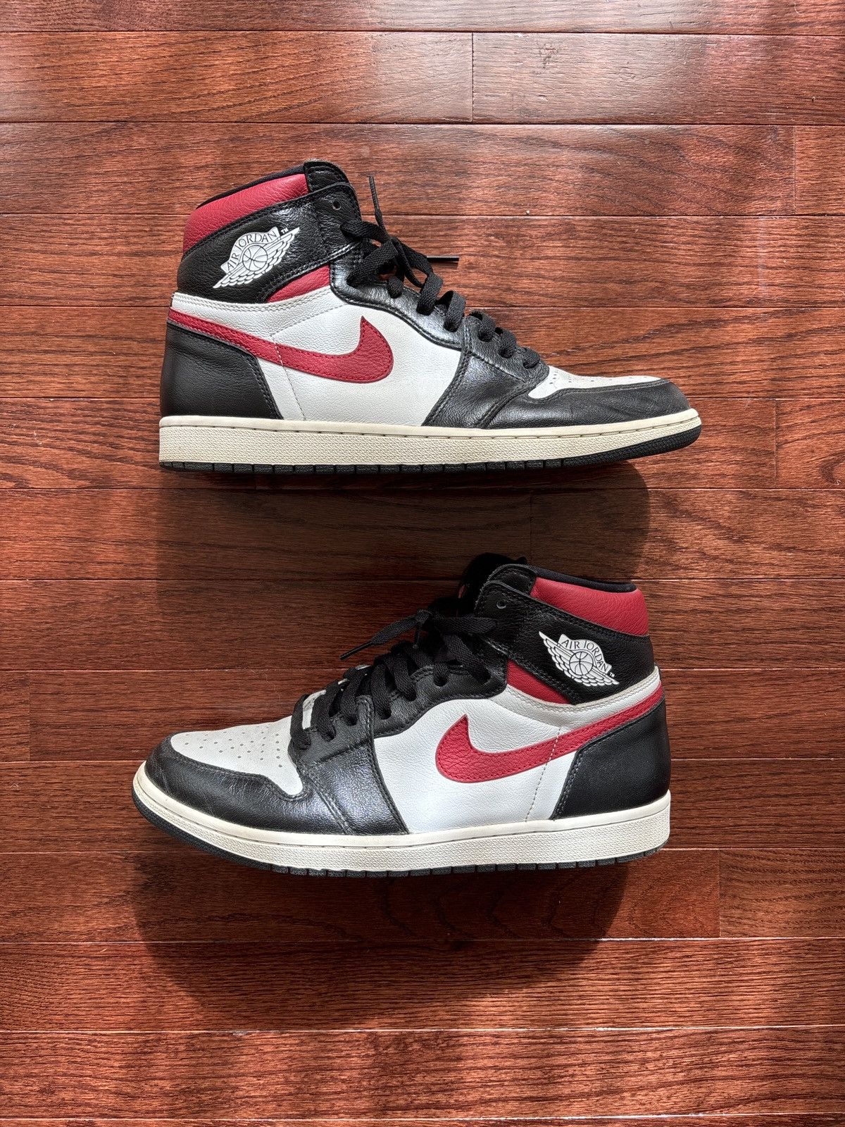 Jordan Brand Air Jordan 1 Retro High OG Gym Red Size US 11.5 / EU 44-45 - 1 Thumbnail