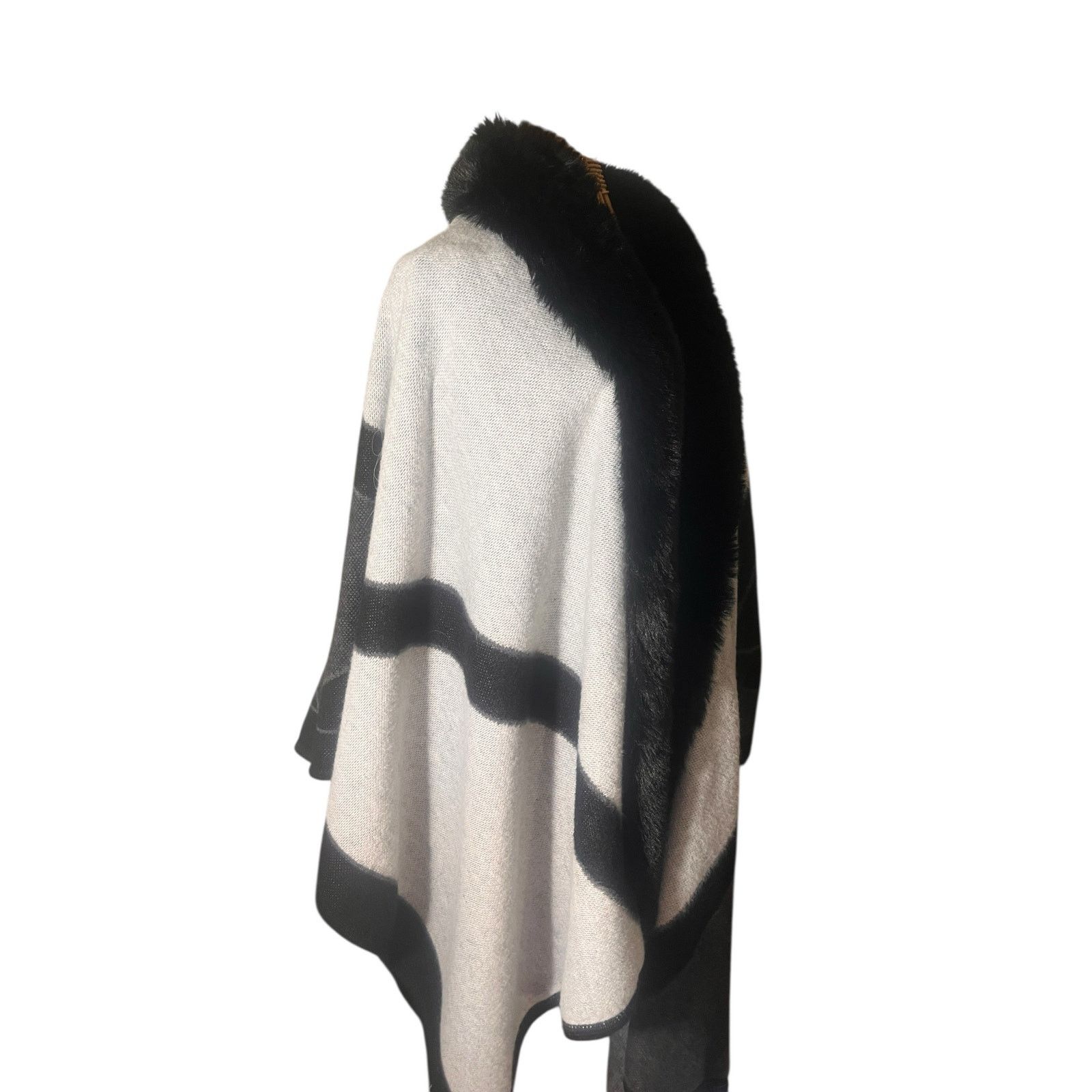 Other Coco + Carmen Fur Trim White Black & Gray Poncho Wrap Size ONE SIZE - 2 Thumbnail