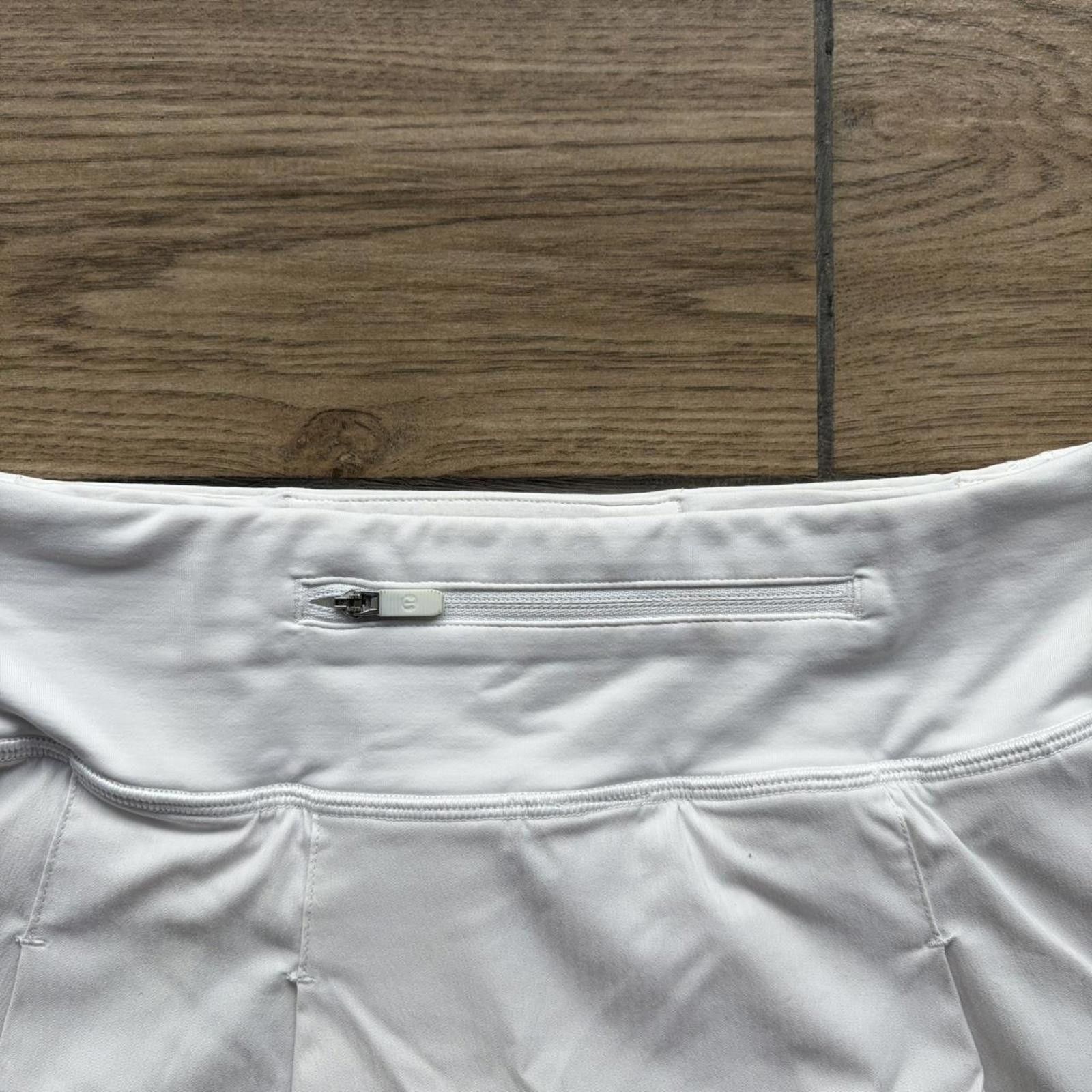 Lululemon Lululemon White Yoga Mini Skirt Size 27" / US 4 / IT 40 - 4 Thumbnail