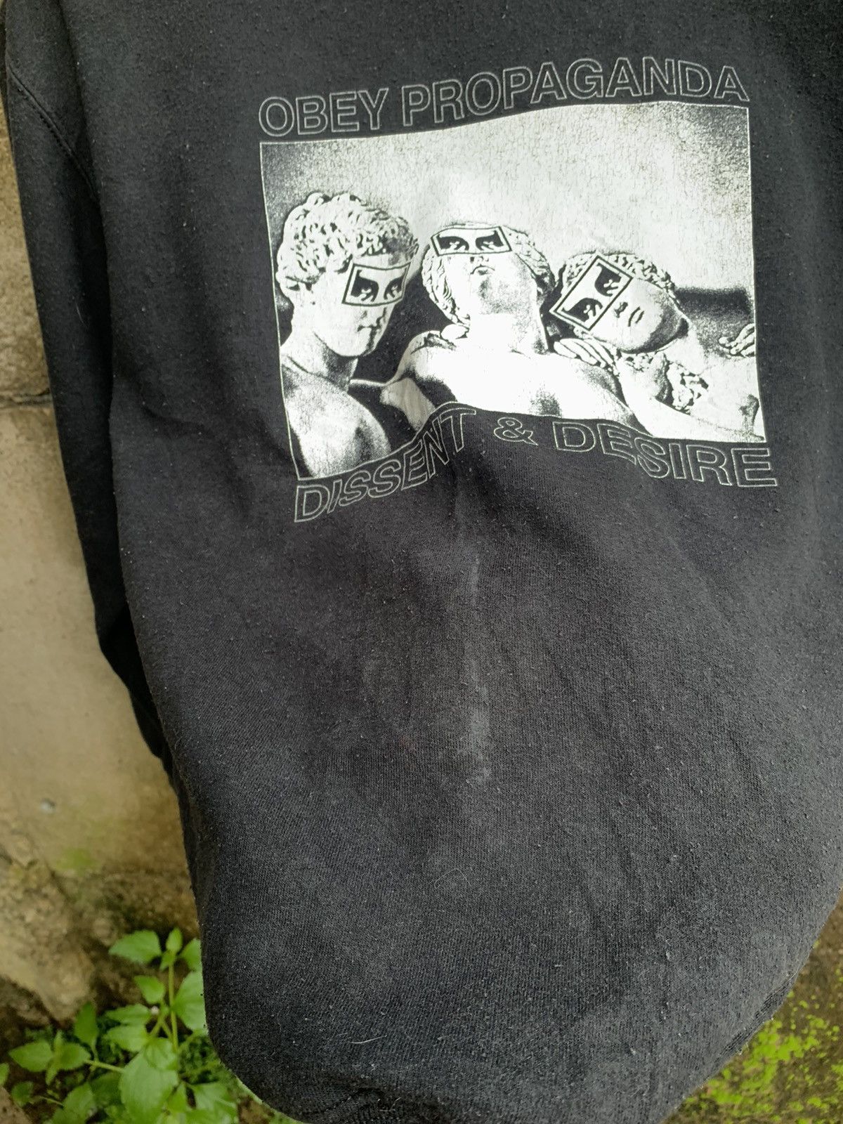 Japanese Brand × Obey Y2K OBEY PROPAGANDA DISSENT AND DESIRE SWEATSHIRT Size US M / EU 48-50 / 2 - 4 Thumbnail