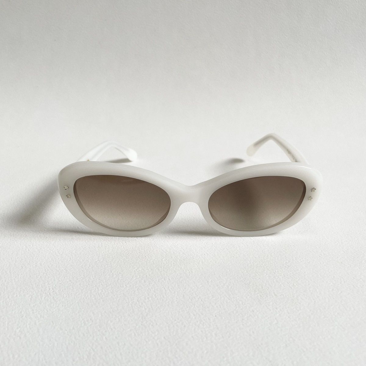 Cutler and Gross Milk White Oval ‘Cat Eye’ 70s Sunglasses Size ONE SIZE - 1 Thumbnail
