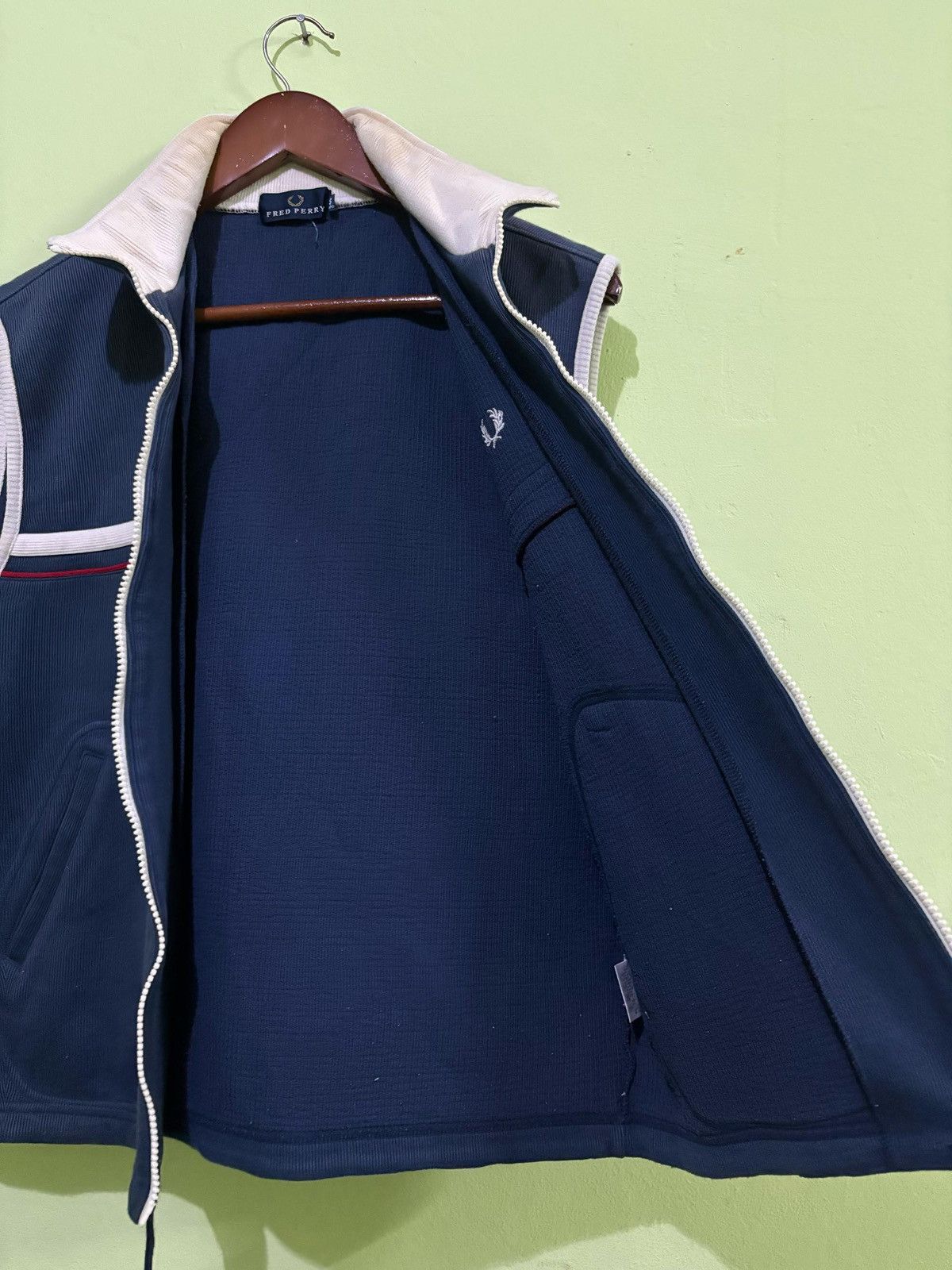 Fred Perry × Vintage Vintage Fred Perry Less Sleeve Jacket Small Logo Design Size US S / EU 44-46 / 1 - 7 Thumbnail