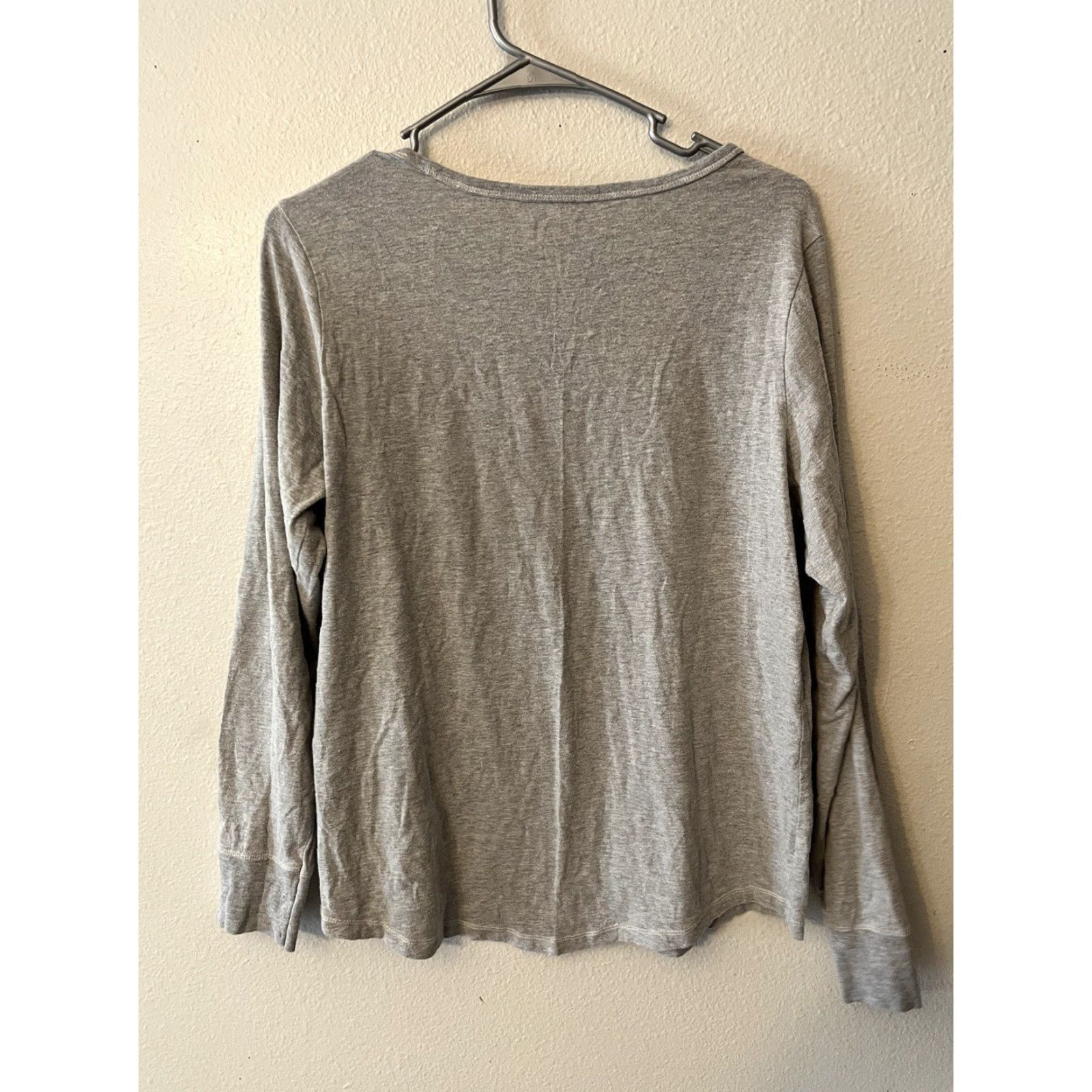 Vintage little blue house Womens Gray Solid Long Sleeve T-Shirt Size XL Christmas Crew Neck Pajama Top from The Teens Department Size XL / US 12-14 / IT 48-50 - 3 Thumbnail