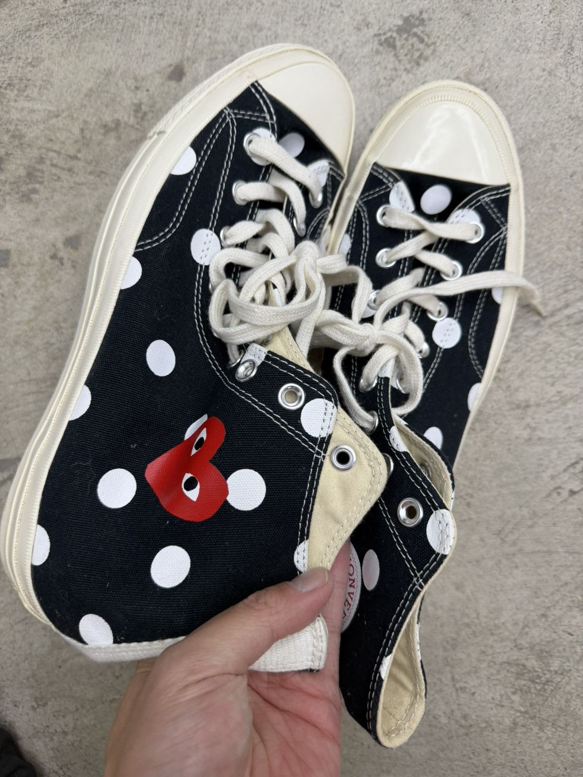 Comme des Garcons PLAY × Converse Comme Des Garcons Converse High Top Black Polka Dot Size US 11 / EU 44 - 6 Thumbnail