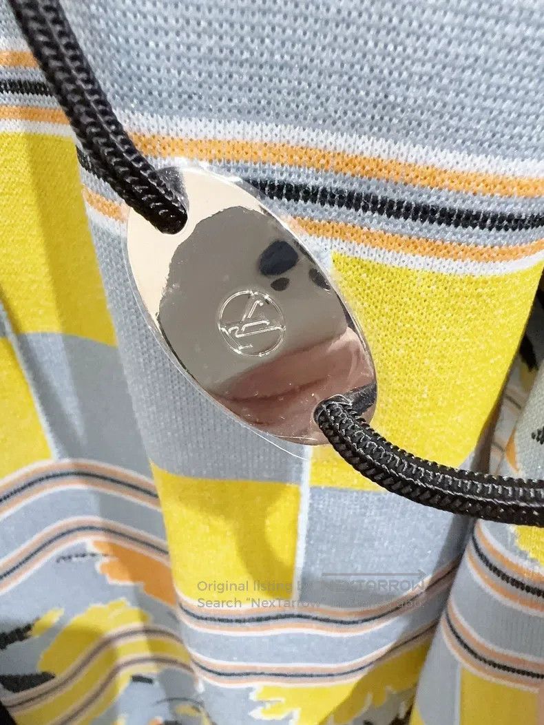 Louis Vuitton Louis Vuitton 24 Early Spring Carnation Hooded Jacket Size XS / US 0-2 / IT 36-38 - 2 Thumbnail