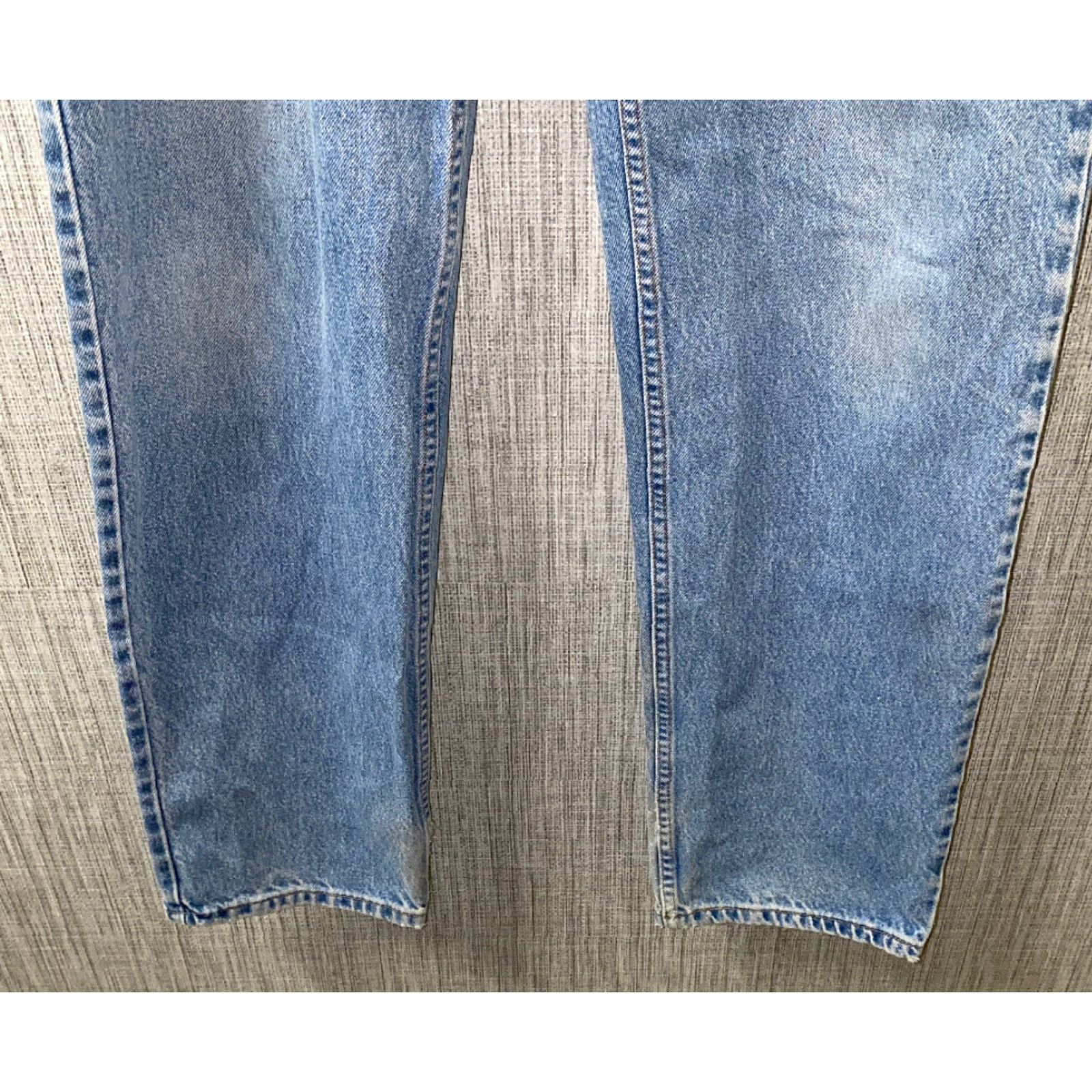 Levi's VINTAGE Levi’s Jeans Men 36 x 34 Blue Denim Relaxed Straight Leg Cotton Button Closure Straight Leg Denim Jeans Mens Regular Inseam 34 Vintage Size US 36 / EU 52 - 5 Thumbnail