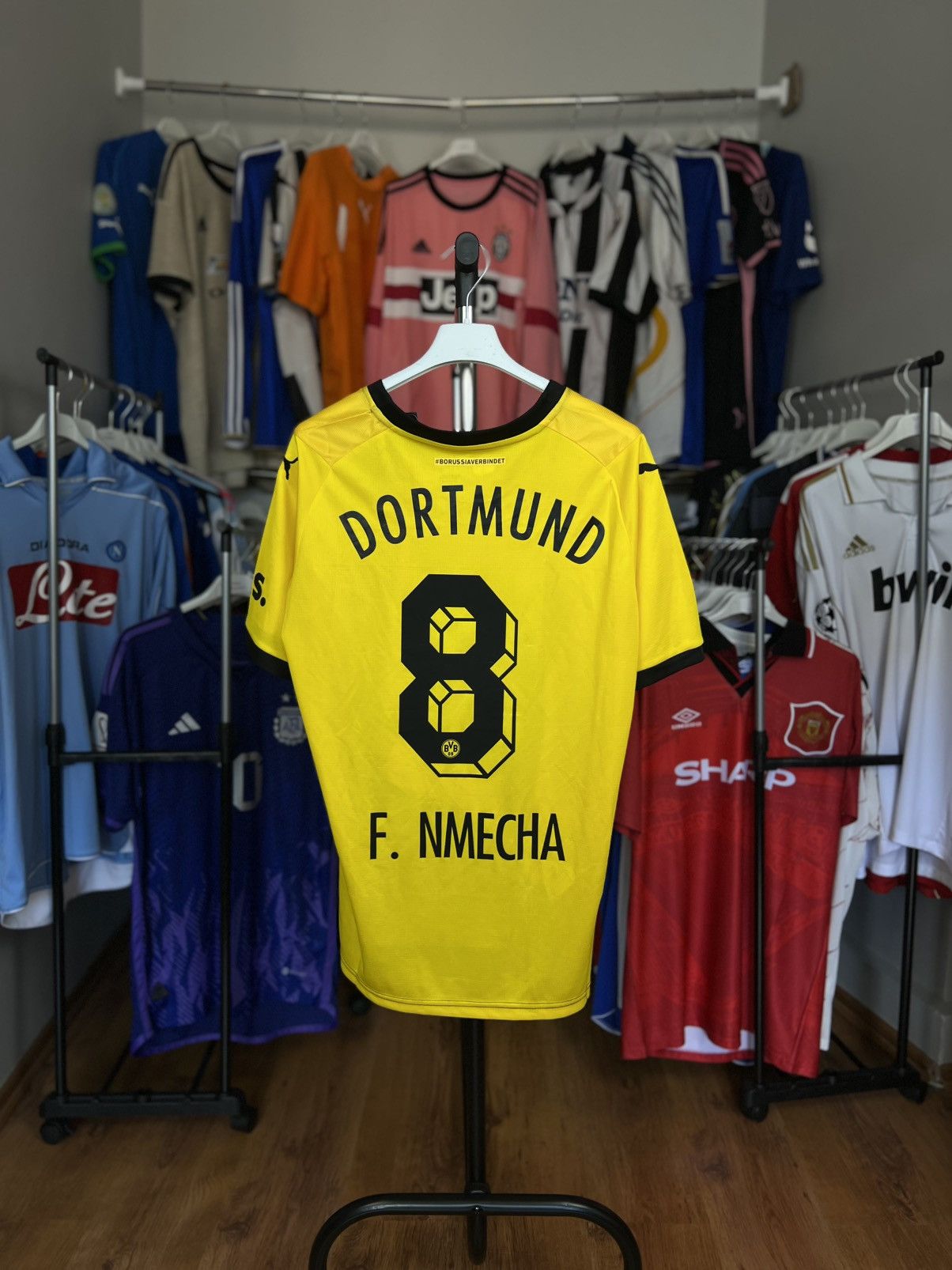 Puma Soccer Jersey Puma Borussia Dortmund 2023/24 Nmecha #8 Size US M / EU 48-50 / 2 - 1 Thumbnail