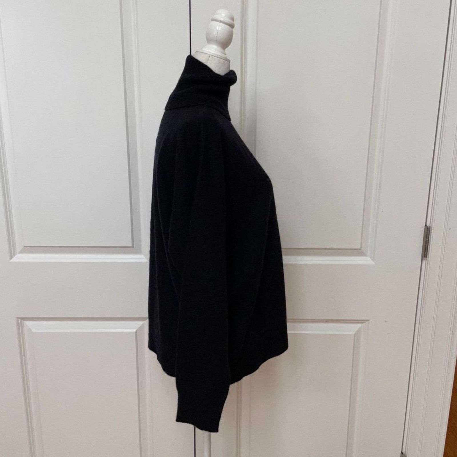 360Cashmere Gerri Cashmere Turtleneck Sweater from 360 Cashmere Size M / US 6-8 / IT 42-44 - 4 Thumbnail