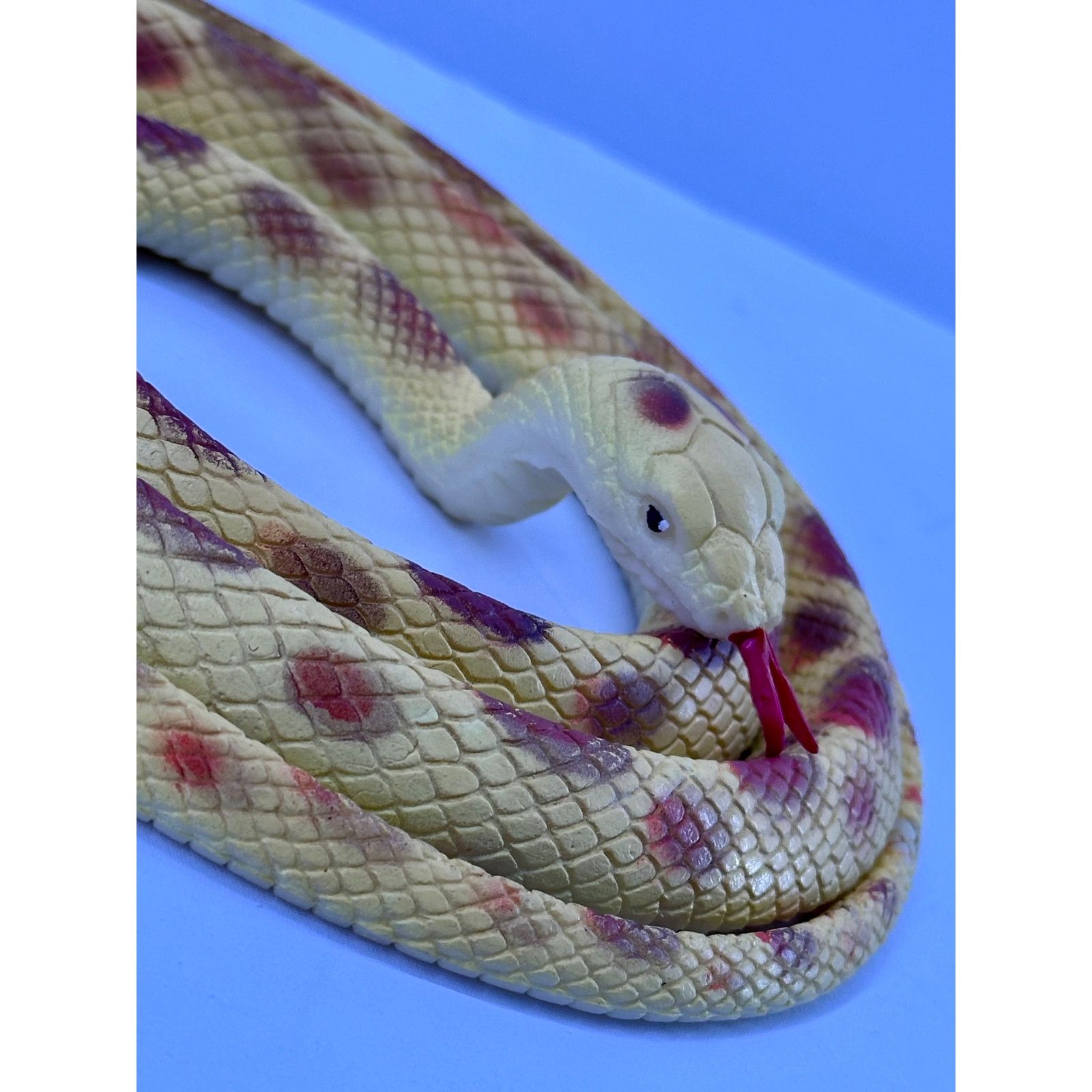 & Other Stories Plastic Snakes Bundle Of 2 Green And Tan 56” long Size ONE SIZE - 4 Thumbnail