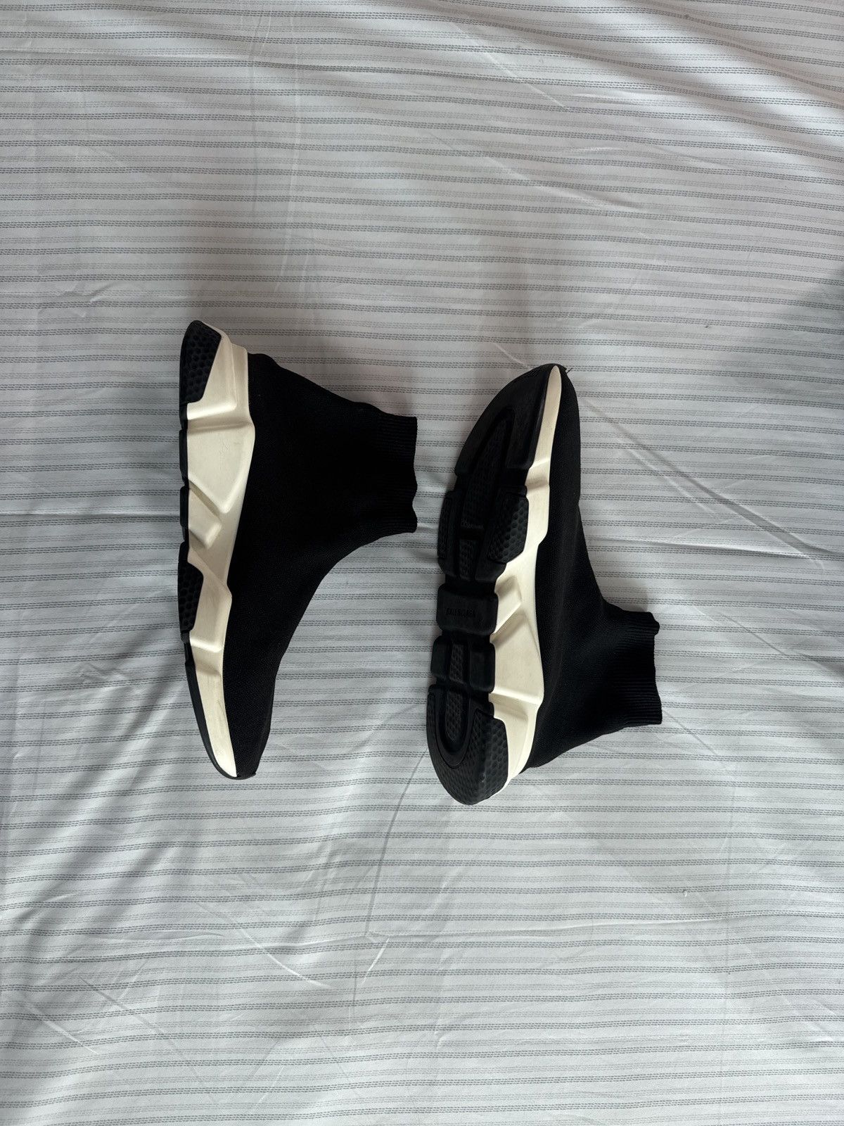 Balenciaga balenciaga Speed Trainer en color negro y blanco Size US 9 / EU 42 - 6 Thumbnail