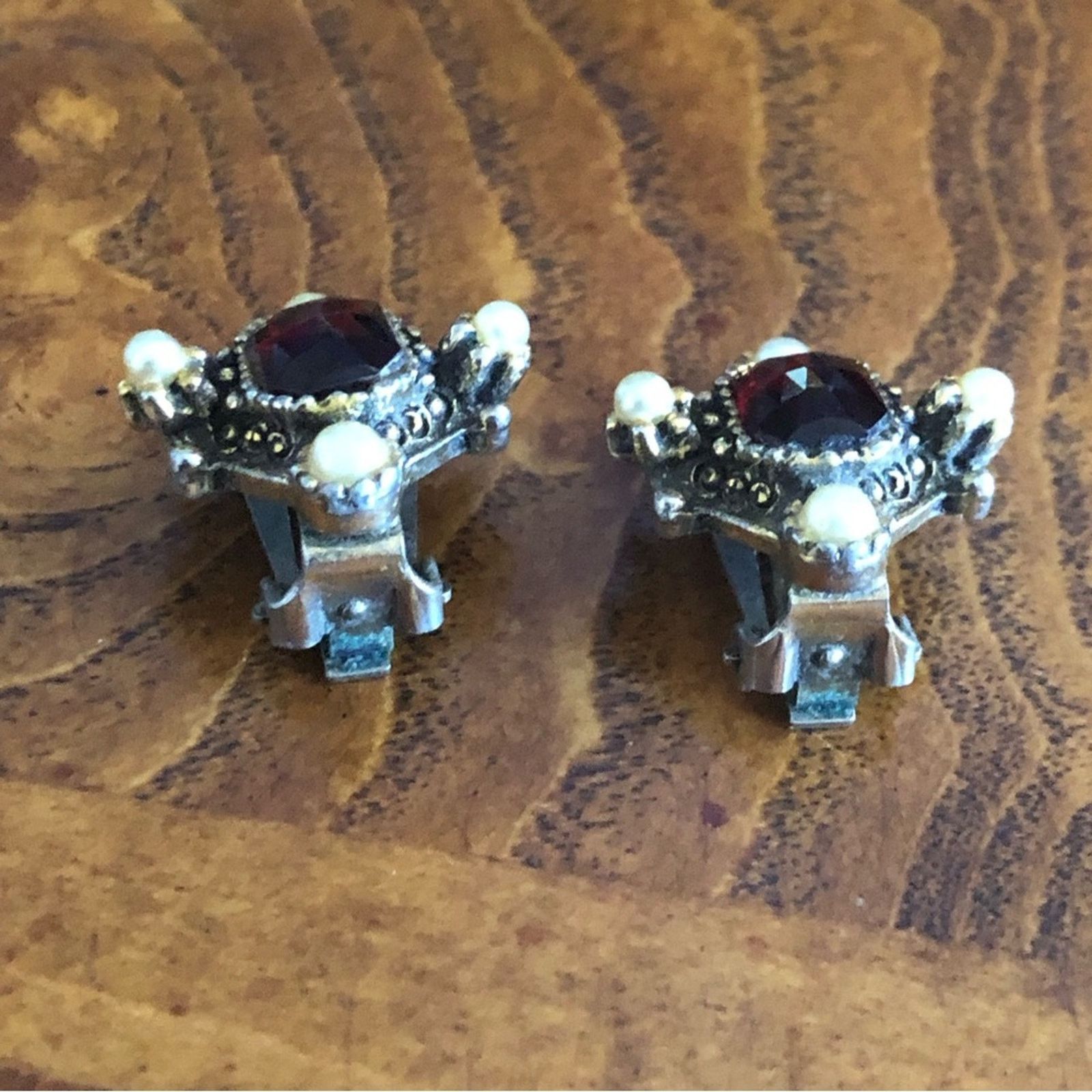 Vintage Antique Edwardian era ruby stone mini pearl clip on earrings Size ONE SIZE - 2 Thumbnail