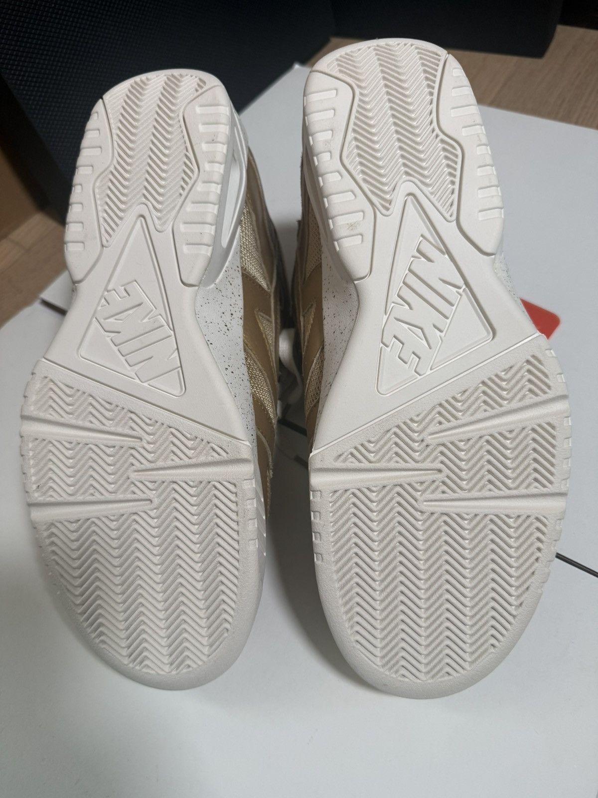 Nike Nike Tech Challenge 3 - Wimbledon Gold Size US 11.5 / EU 44-45 - 6 Thumbnail