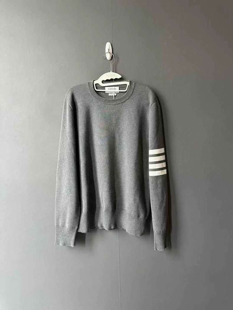 Thom Browne Thom Browne size3 Grey sweater Size US L / EU 52-54 / 3 - 1 Thumbnail