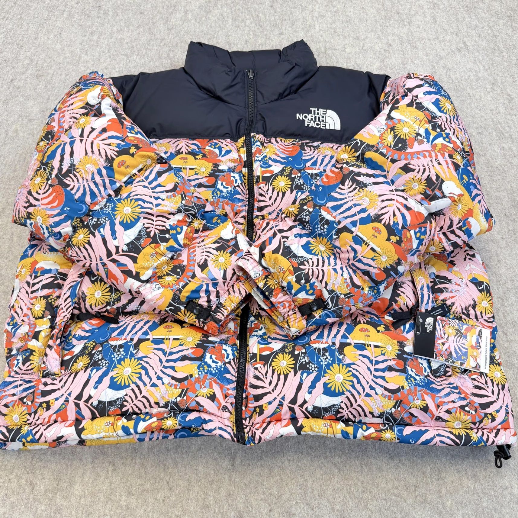 The North Face The North Face Jacket Womens 3X Black Floral Nuptse Plus Down Puffer Naomi Otsu Size XXL / US 16-18 / IT 52-54 - 3 Thumbnail