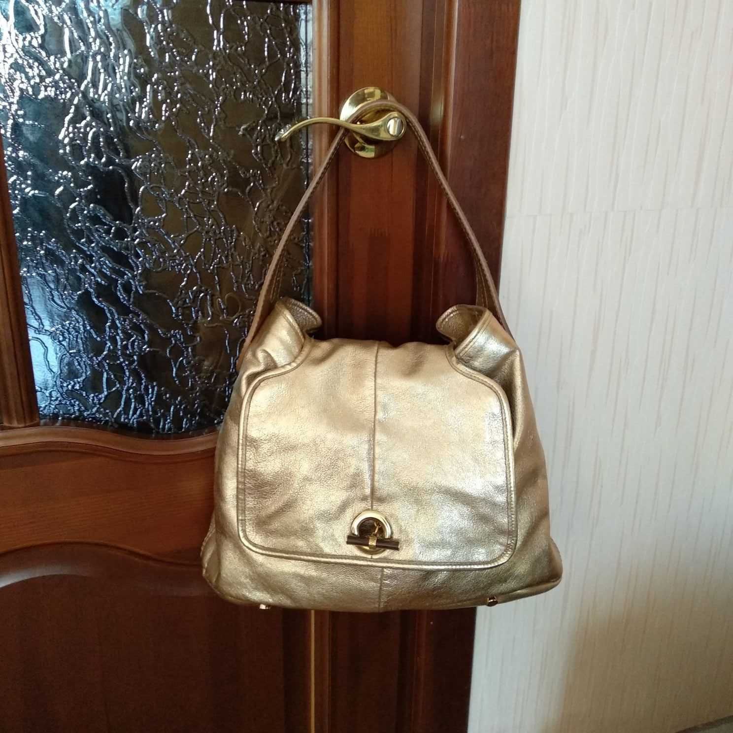 Yves Saint Laurent Yves Saint Laurent Leather Golden Bag Size ONE SIZE - 1 Thumbnail