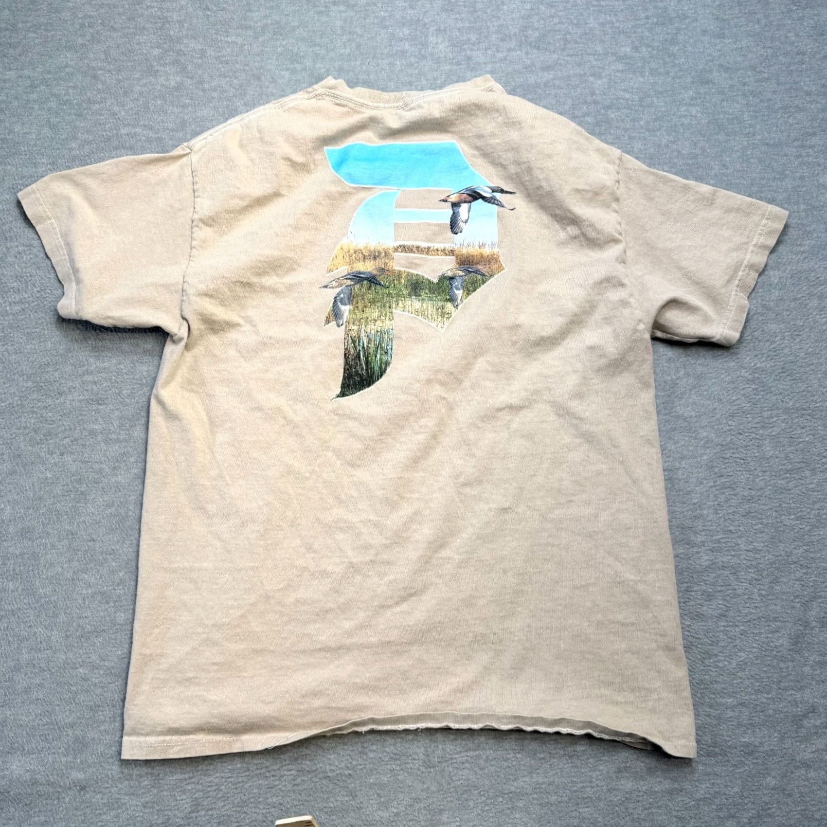 Primitive Primitive Skateboarding Shirt Mens Medium Beige Graphic T-Shirt Ducks Gothic P Size US M / EU 48-50 / 2 - 3 Thumbnail
