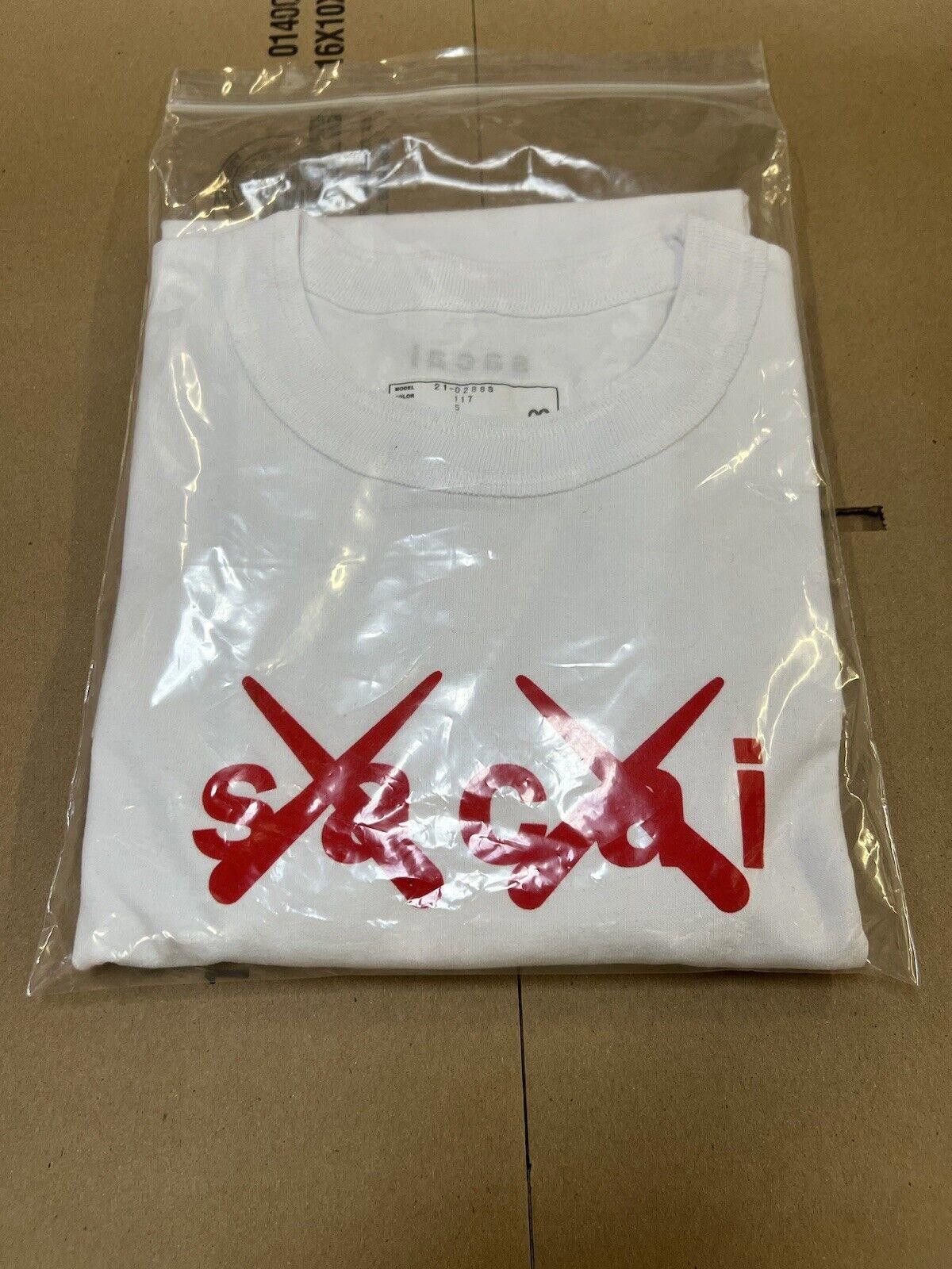 Sacai FW21 SACAI x KAWS FLOCKED LOGO PRINT T-SHIRT WHITE 4 XL Size US XL / EU 56 / 4 - 3 Thumbnail