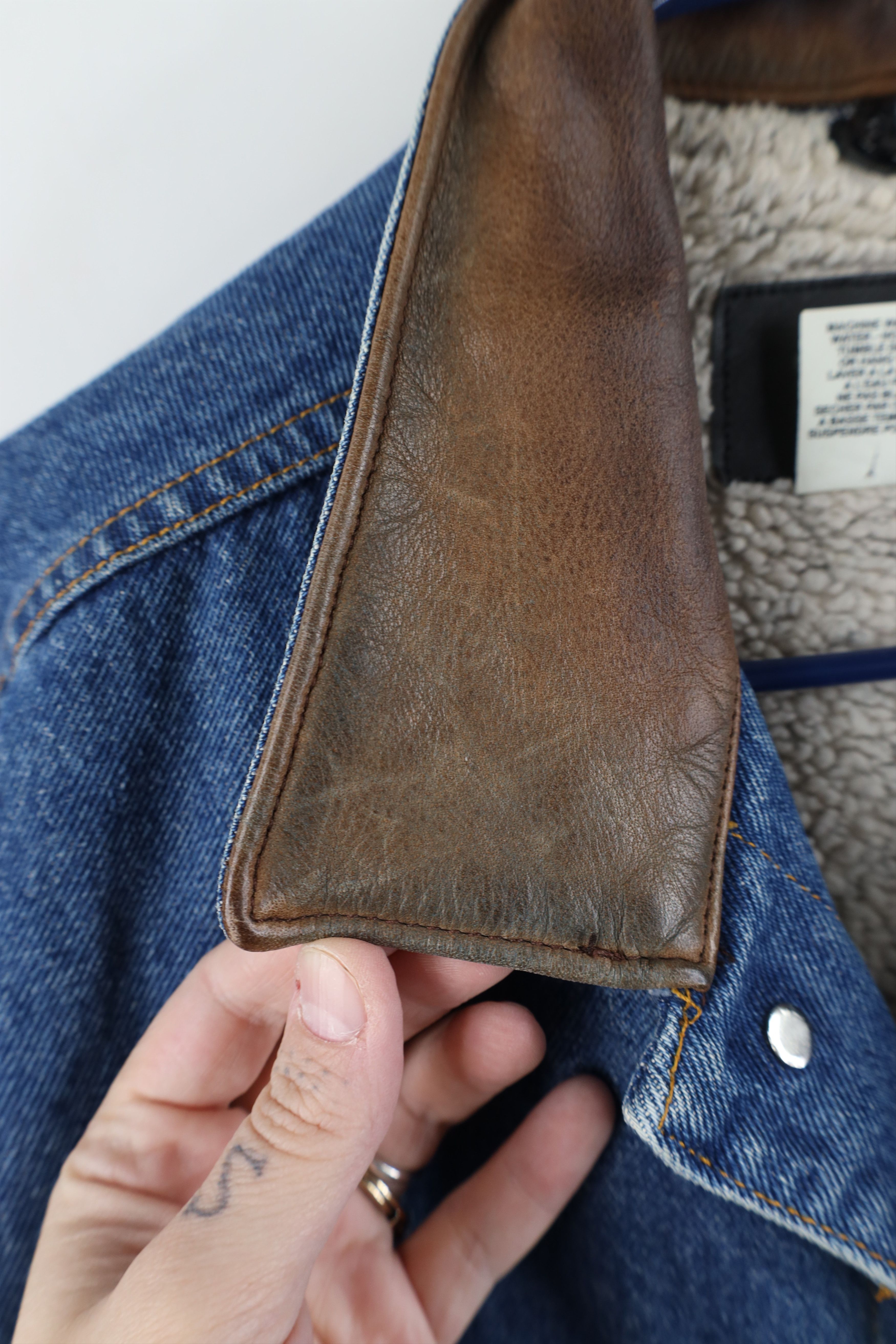 Vintage Vintage 90s Streetwear Leather Collar Denim Trucker Jacket Size US L / EU 52-54 / 3 - 4 Thumbnail