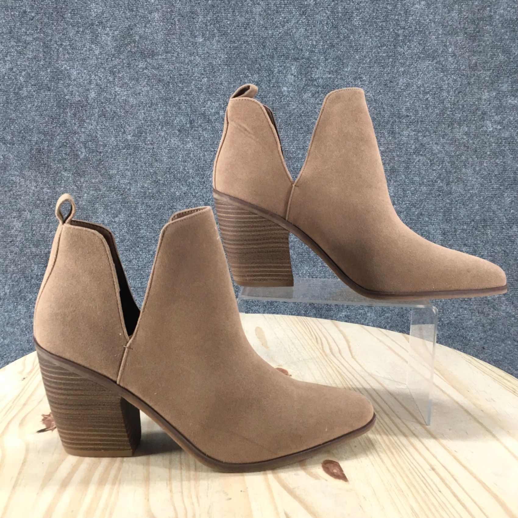 Vintage Universal Thread Boots Womens 11 Ankle Booties Beige Faux Leather Block Heels Size US 11 / IT 41 - 2 Thumbnail