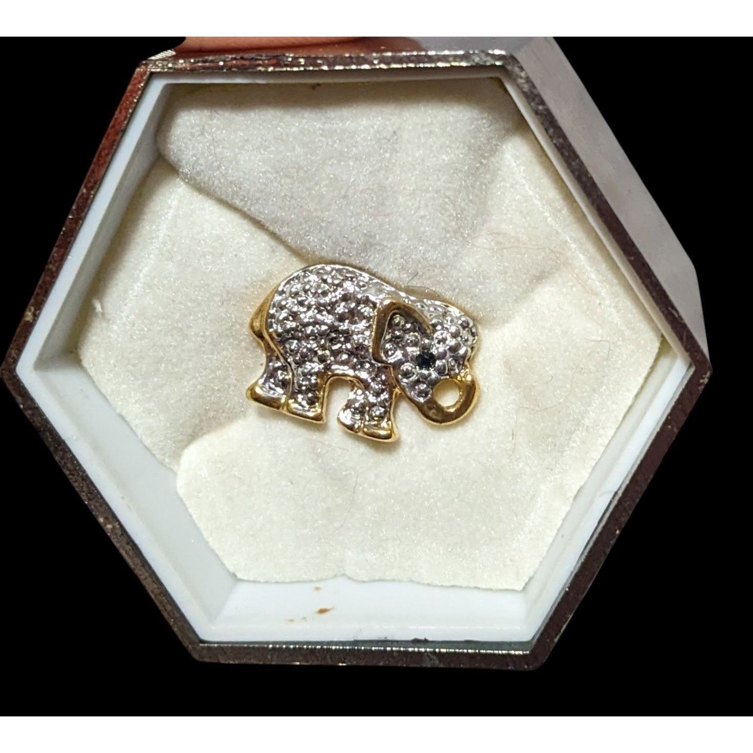 Other Minimalist Silver And Gold Tone Elephant Lapel Pin Size ONE SIZE - 1 Thumbnail