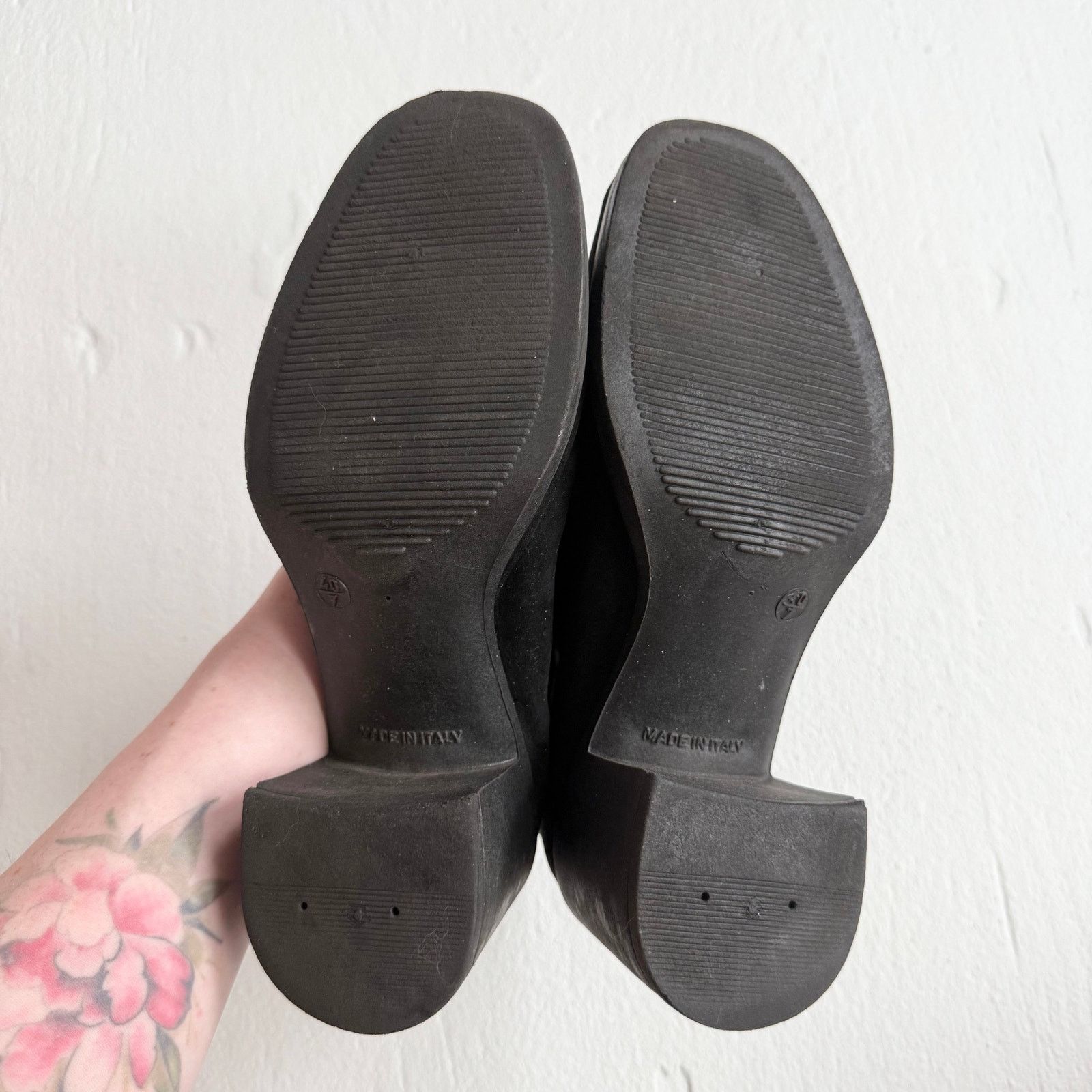 Urban Outfitters Urban Outfitters Black Suede Block Heel Chelsea Boots Size 7 Size US 7 / IT 37 - 7 Thumbnail