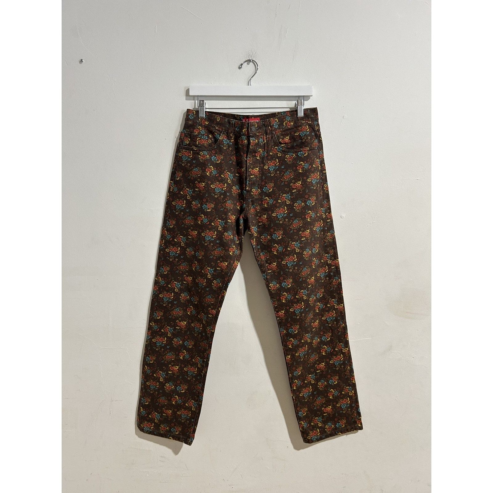Supreme SUPREME FLOWERS JEANS SIZE 30 PREOWNED Size US 30 / EU 46 - 1 Thumbnail