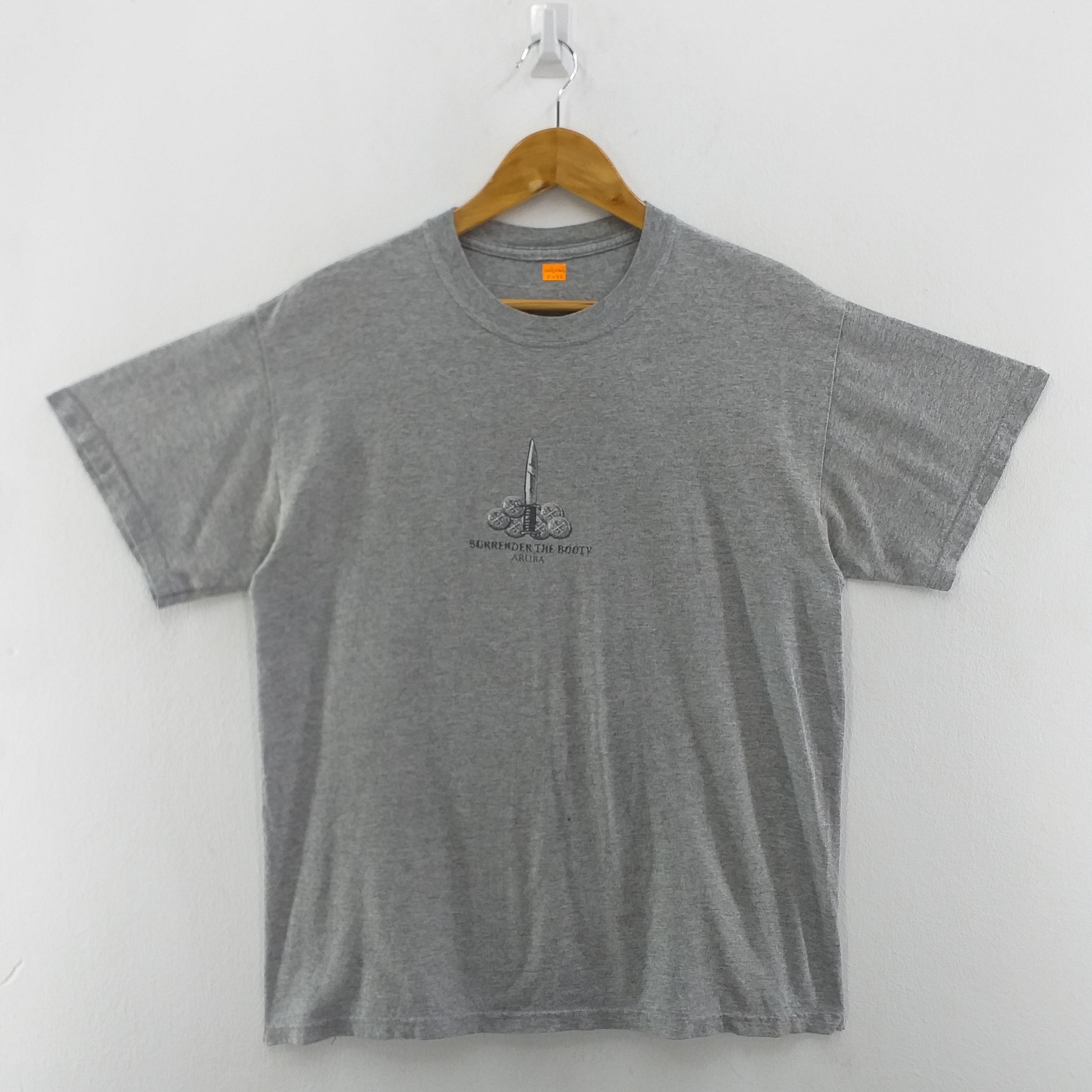 Japanese Brand Vintage Surrender The Booty Aruba Tshirt -F076 Size US M / EU 48-50 / 2 - 1 Thumbnail