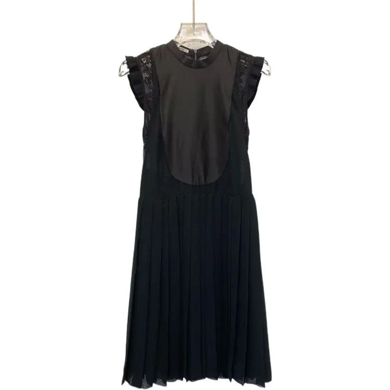 Miu Miu Miu Miu Pleated Black Dress with Embroidery 0089 Size S / US 4 / IT 40 - 1 Thumbnail