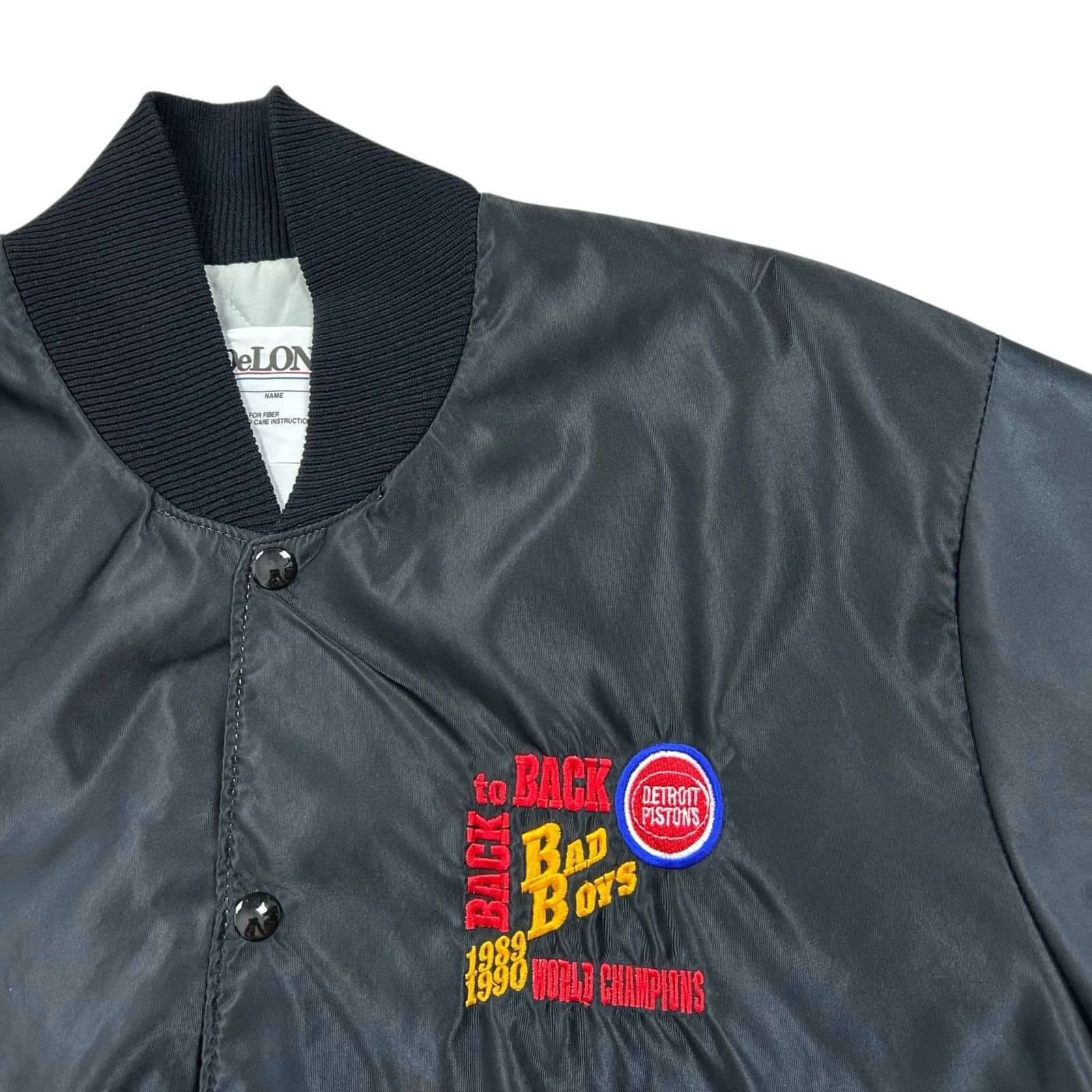 NBA VTG NBA DETROIT PISTONS DELONG SATIN JACKET 1989 1990 Size US L / EU 52-54 / 3 - 4 Thumbnail