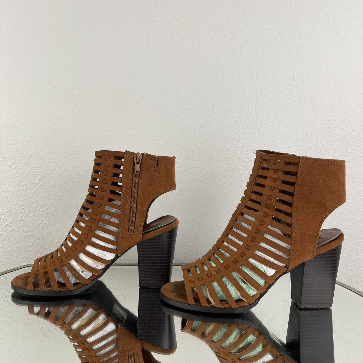 Forever 21 FOREVER 21 Light Brown Gladiator Ankle Sandal Block Heels Size US 7 / IT 37 - 10 Thumbnail