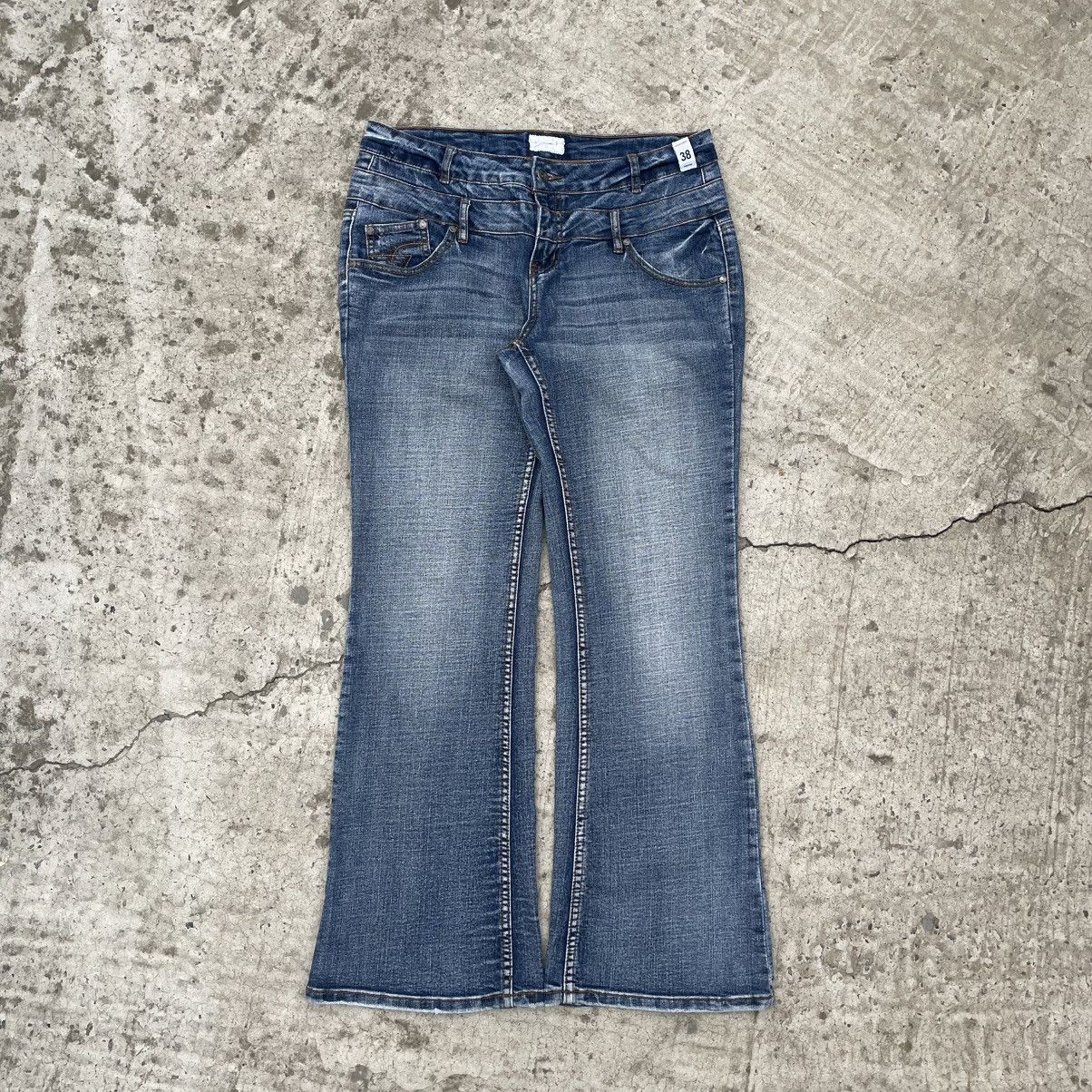 Hypebeast Vintage X Mail Women’s Flared Jeans Size 38 Y2K 00s USA Size 26" / US 2 / IT 38 - 1 Thumbnail