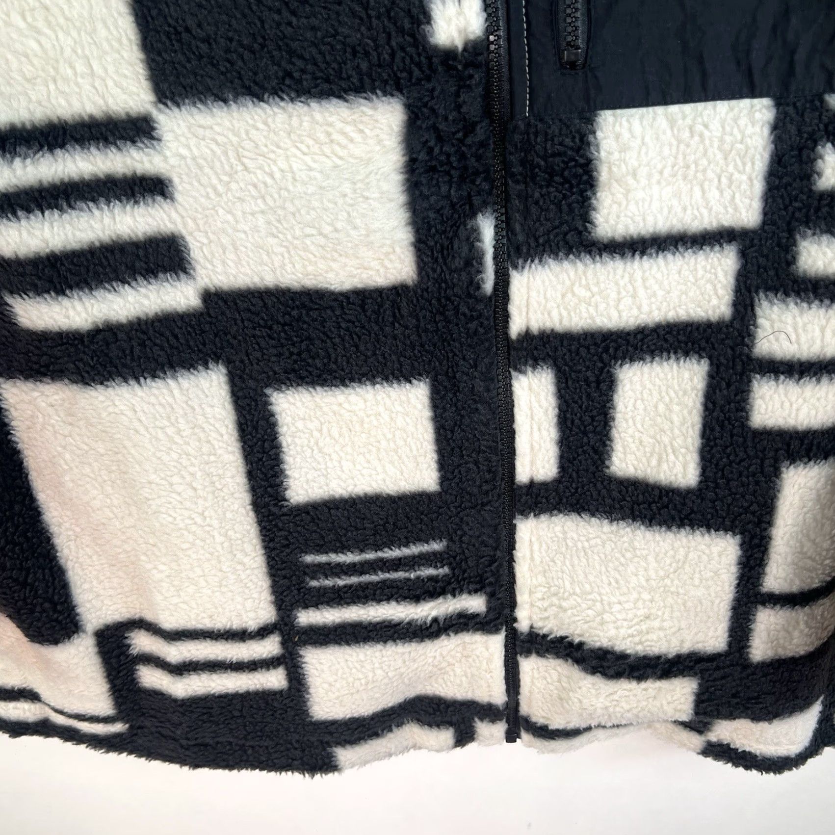 Vintage No Boundaries Full Zip Geometric Fleece Trucker Jacket Mens 3XL White/BLK Geometric/Trucker Bomber Jacket Casual Winter Fall Spring 300 Warmth Mens Size US XXL / EU 58 / 5 - 4 Thumbnail