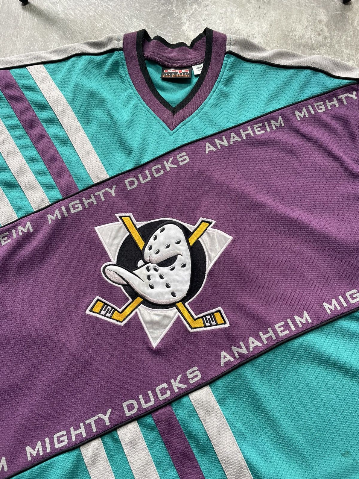 NHL Vintage 90s Anaheim Mighty Ducks NHL jersey Size US L / EU 52-54 / 3 - 2 Thumbnail