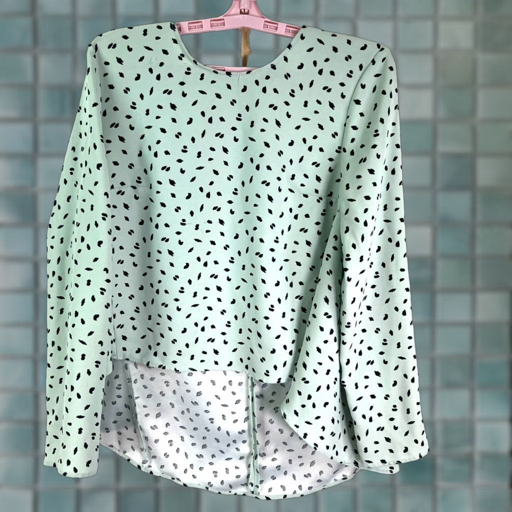 H&M H&M Polka Dot Blouse Pullover Size 8 Mint Green Womens Size M / US 6-8 / IT 42-44 - 1 Thumbnail
