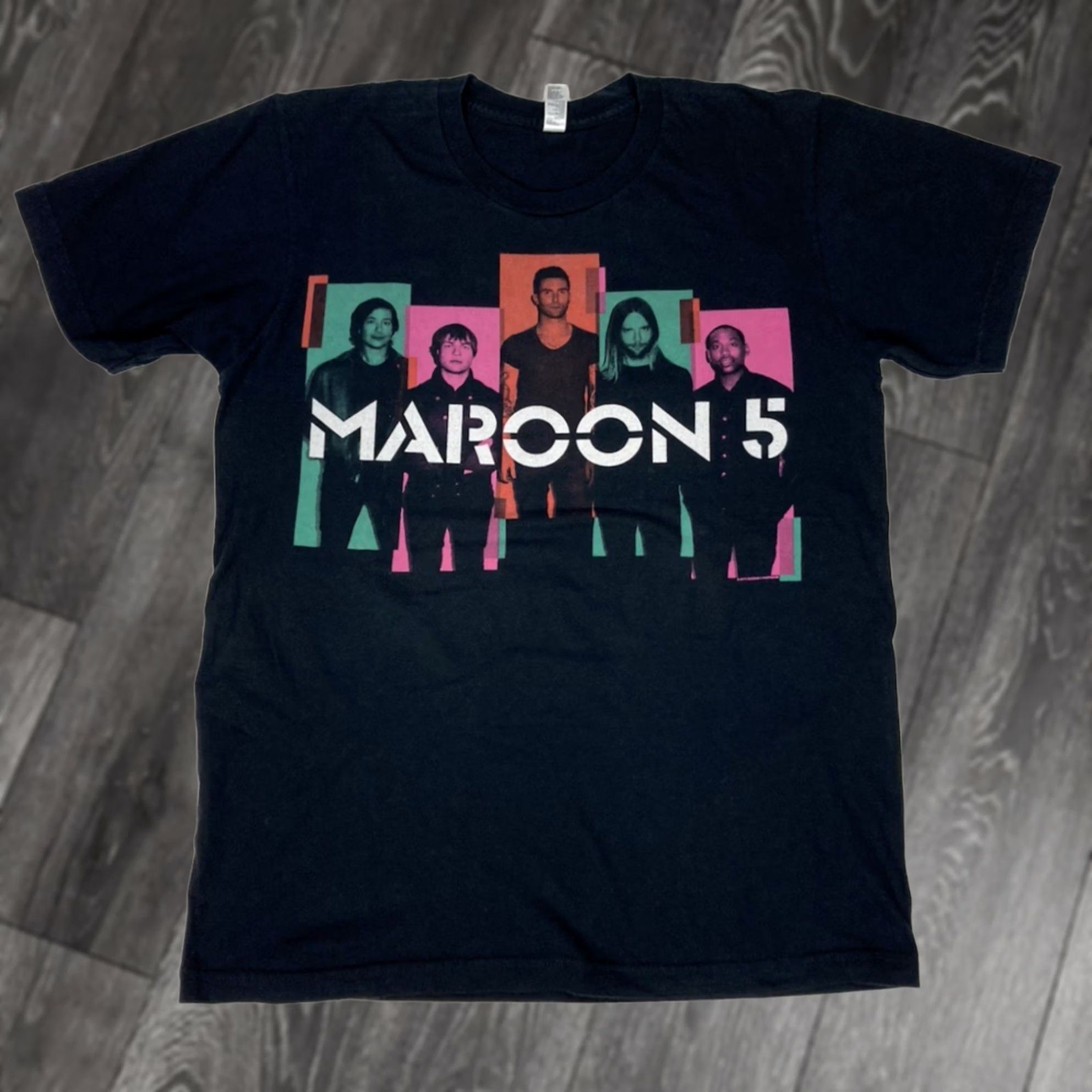 American Apparel VINTAGE Maroon 5 North American Tour 2013 Graphic T-shirt Men Medium Black Music Shirt Size US M / EU 48-50 / 2 - 1 Thumbnail