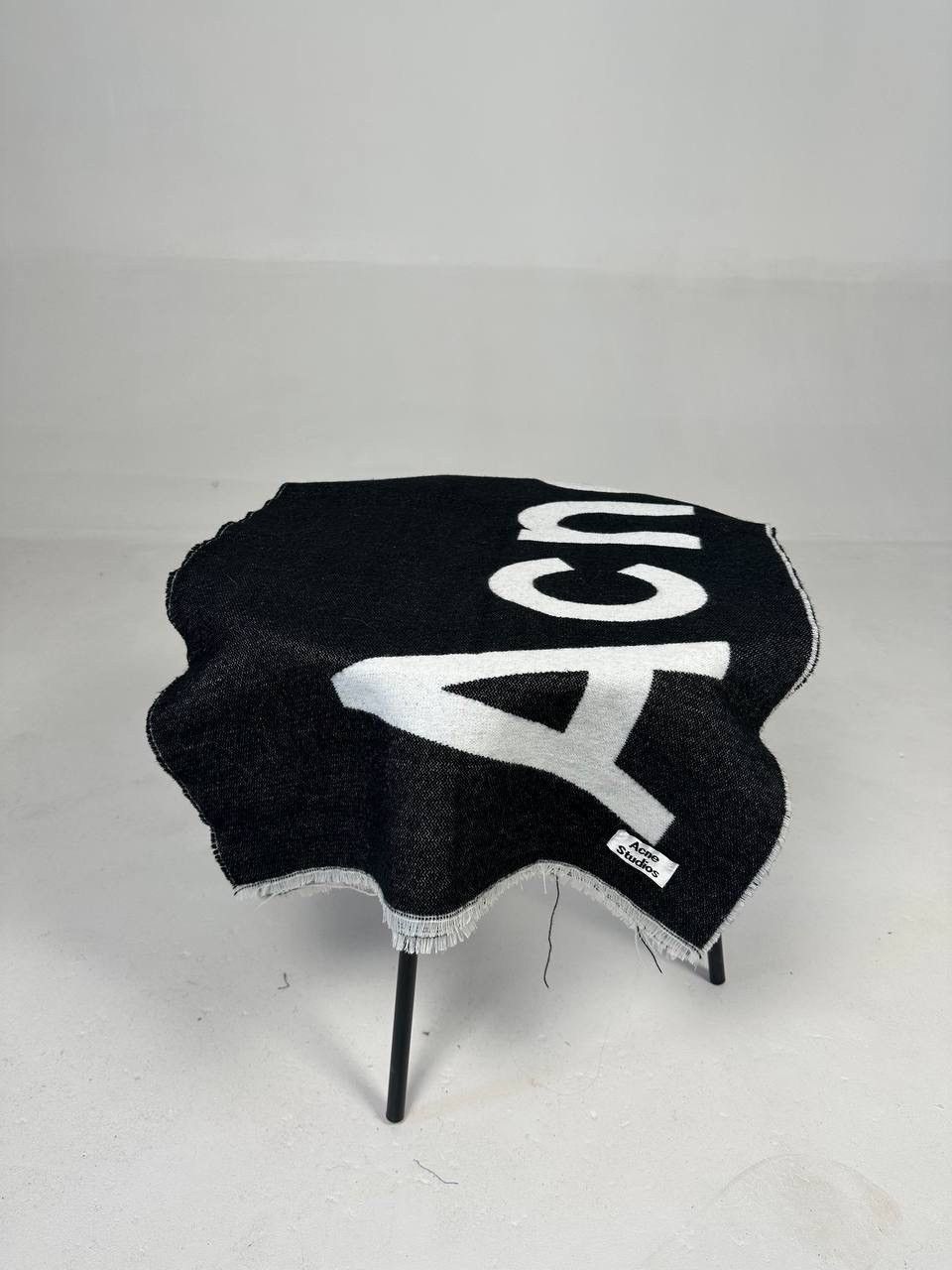 Acne Studios ACNE STUDIOS TORONTY SCARF BLACK/WHITE Size ONE SIZE - 8 Thumbnail