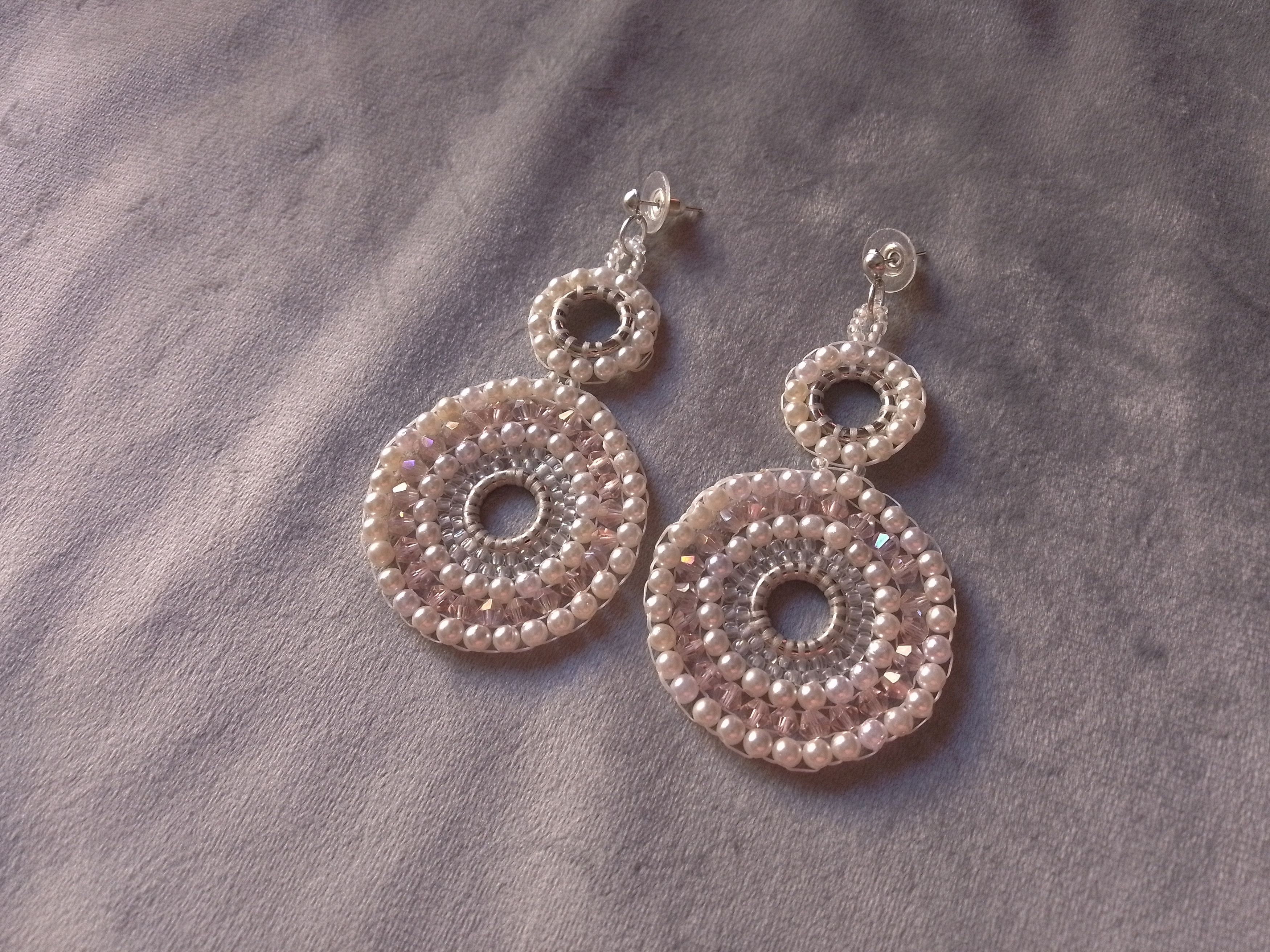 Handmade Earrings Circle Pearls Crystal Elegant White Party Wedding Size ONE SIZE - 2 Thumbnail