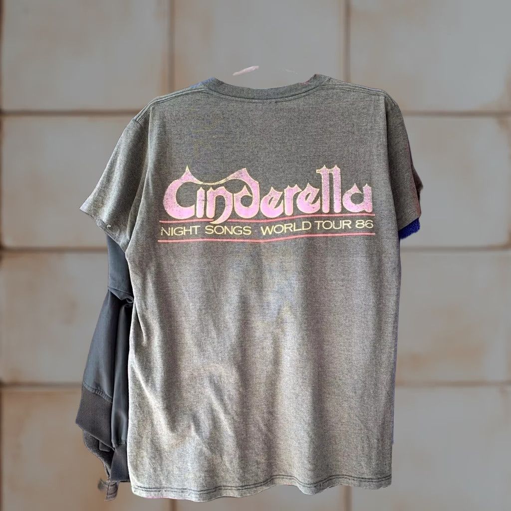 Vintage VINTAGE 1986 CINDERELLA WORLD TOUR BLACK TEE SHIRT MEN'S SIZE S Shirt Mens S Black Cinderella World Tour 1986 Size US S / EU 44-46 / 1 - 1 Thumbnail