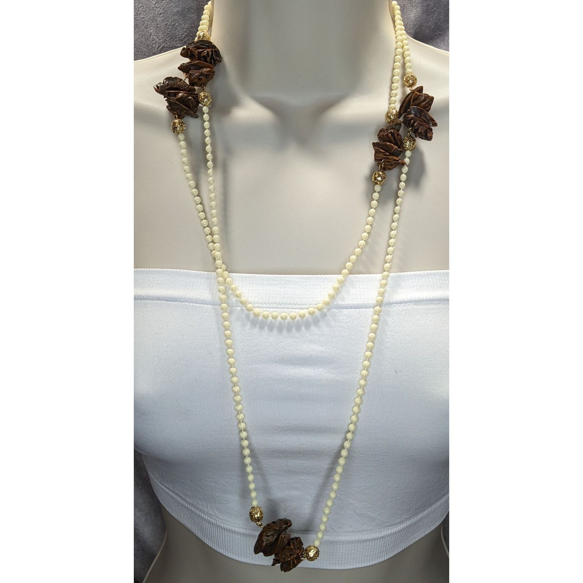 Other Vintage Cream Beaded Necklace With Faux Walnut Beaded And Go Size ONE SIZE - 3 Thumbnail