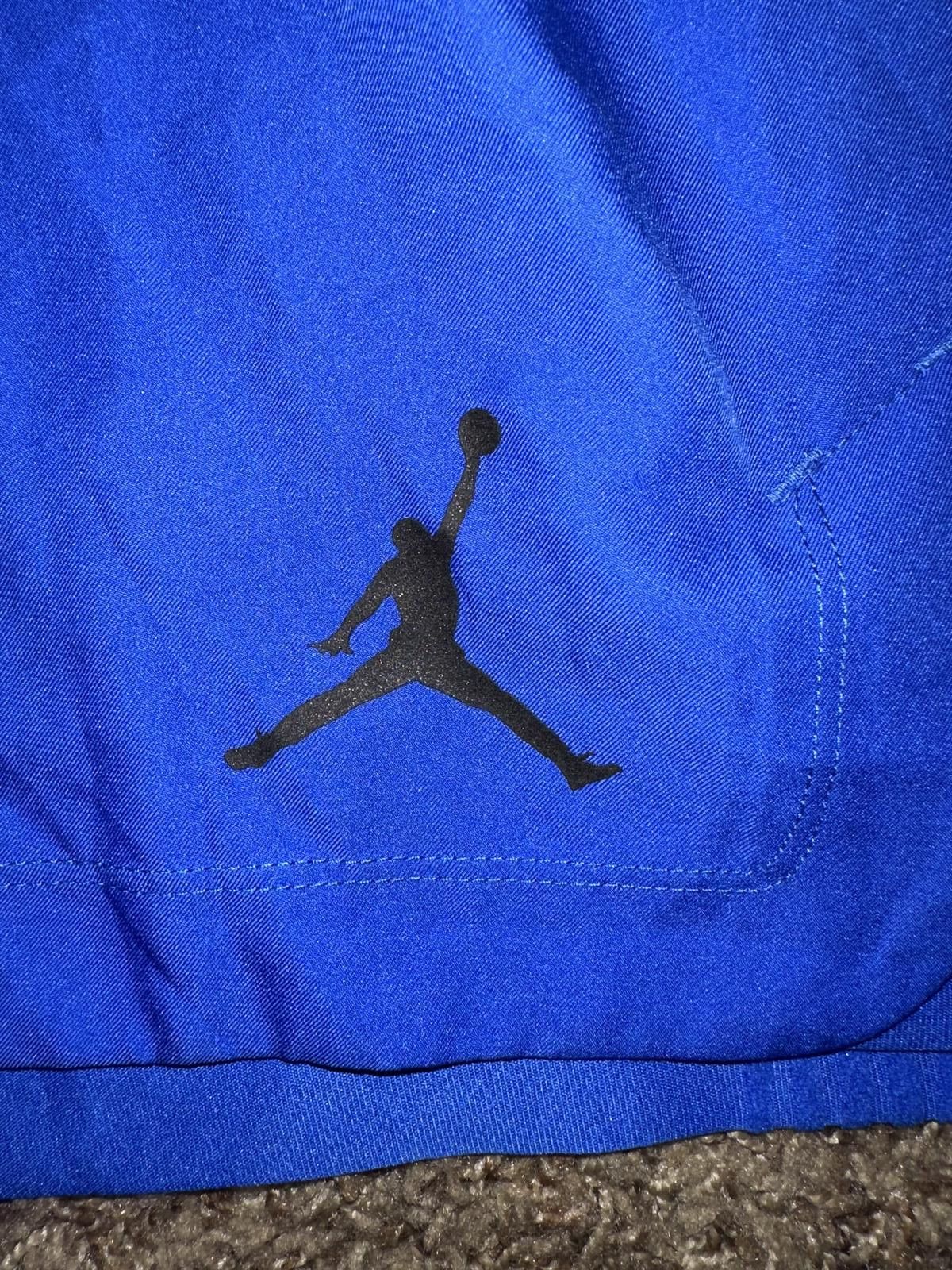 Designer Jordan Men’s Ultimate Flight Basketball Blue Black Shorts Size US 30 / EU 46 - 2 Thumbnail