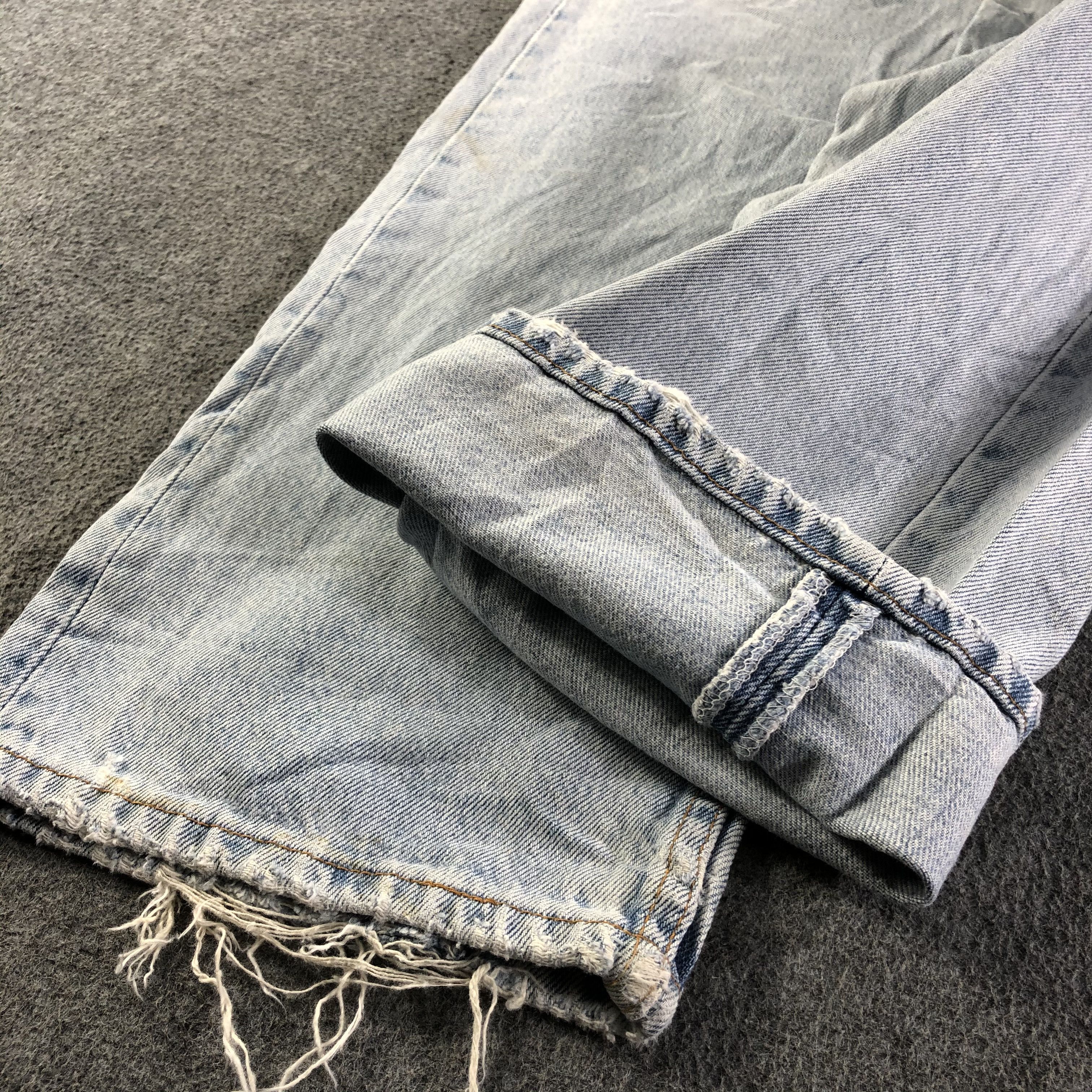 Levi's 90s Vintage Light Wash Levis 501 Jeans-J4365 Size US 34 / EU 50 - 7 Thumbnail