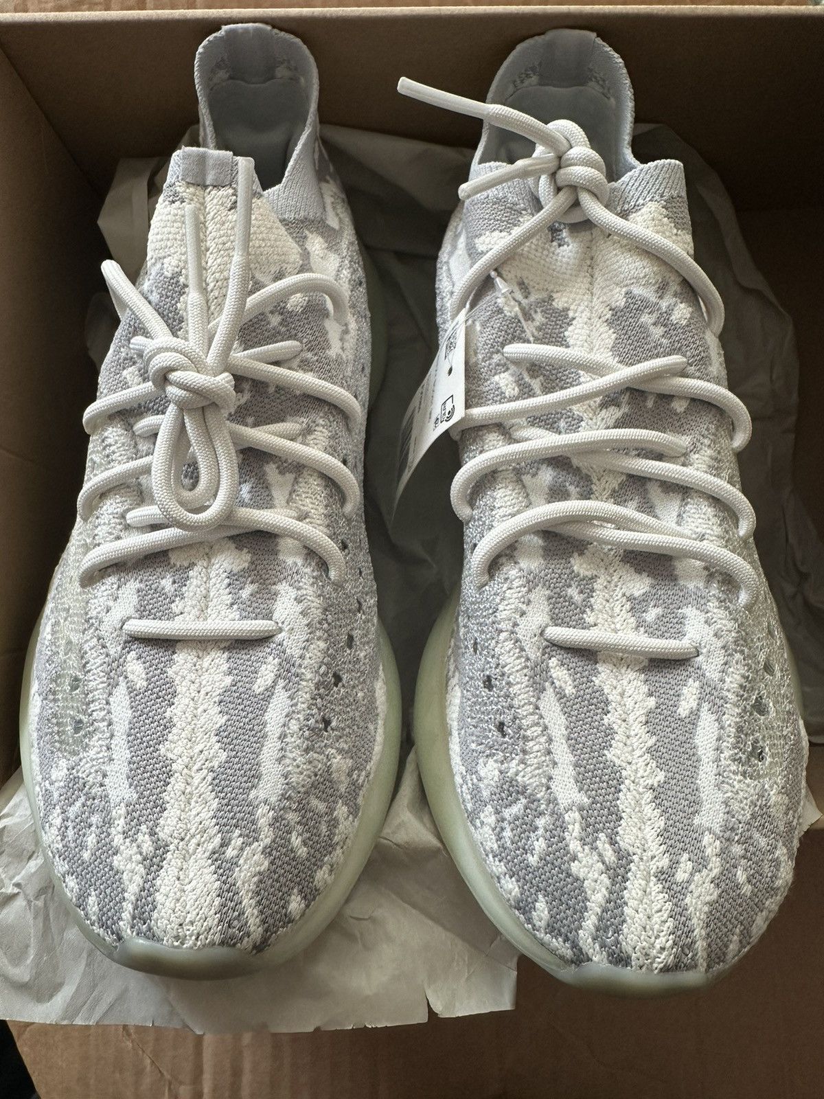 Adidas × Kanye West Yeezy Boost 380 Alien Size US 11 / EU 44 - 3 Thumbnail