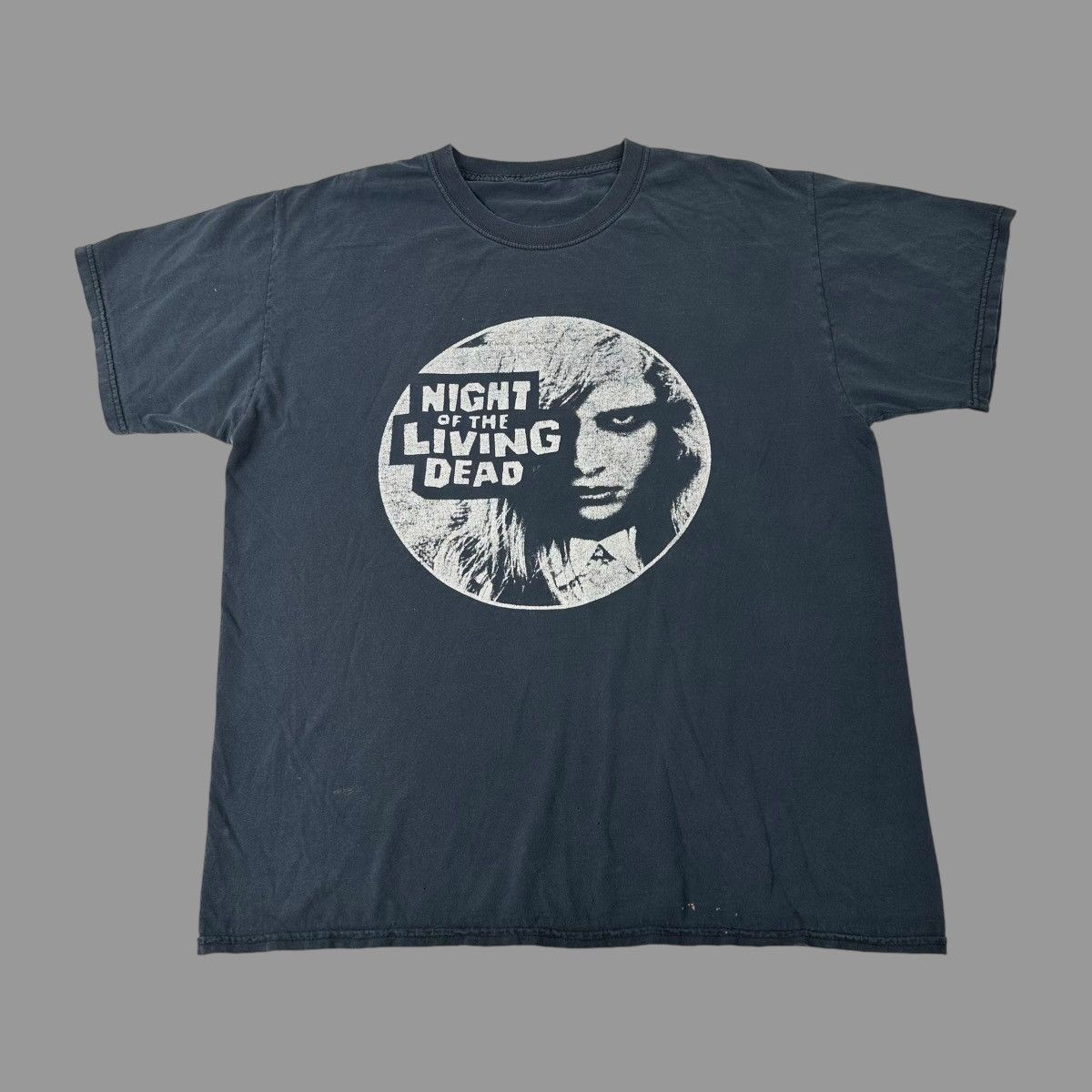 Vintage Vintage Y2K night of the living dead tshirt Size US L / EU 52-54 / 3 - 1 Thumbnail