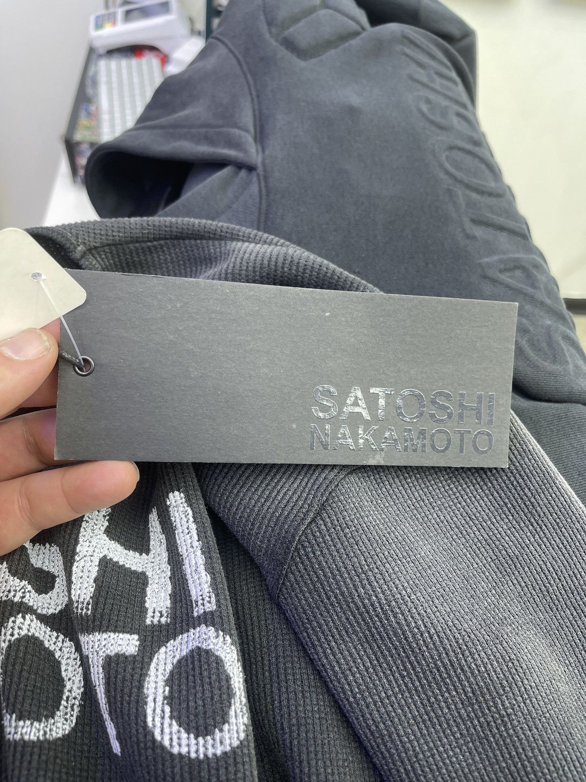 Satoshi Nakamoto Satoshi Nakamoto Thermal black Size US M / EU 48-50 / 2 - 5 Thumbnail