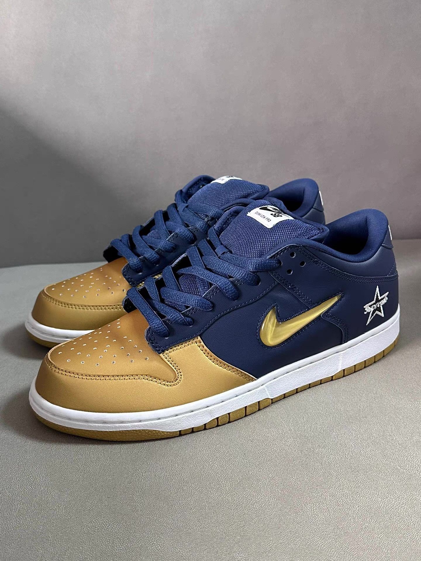 Nike Supreme x Nike Dunk Gold & Blue Ｑ20 Size US 10 / EU 43 - 5 Thumbnail