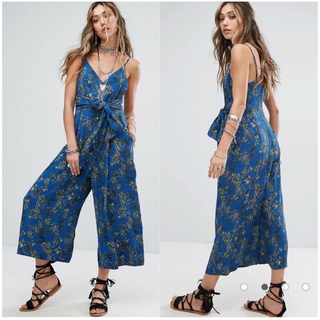 Free People Free People Hot Tropics Blue Floral Wide Leg Capri Jumpsuit Size US 26 / EU 42 - 1 Thumbnail