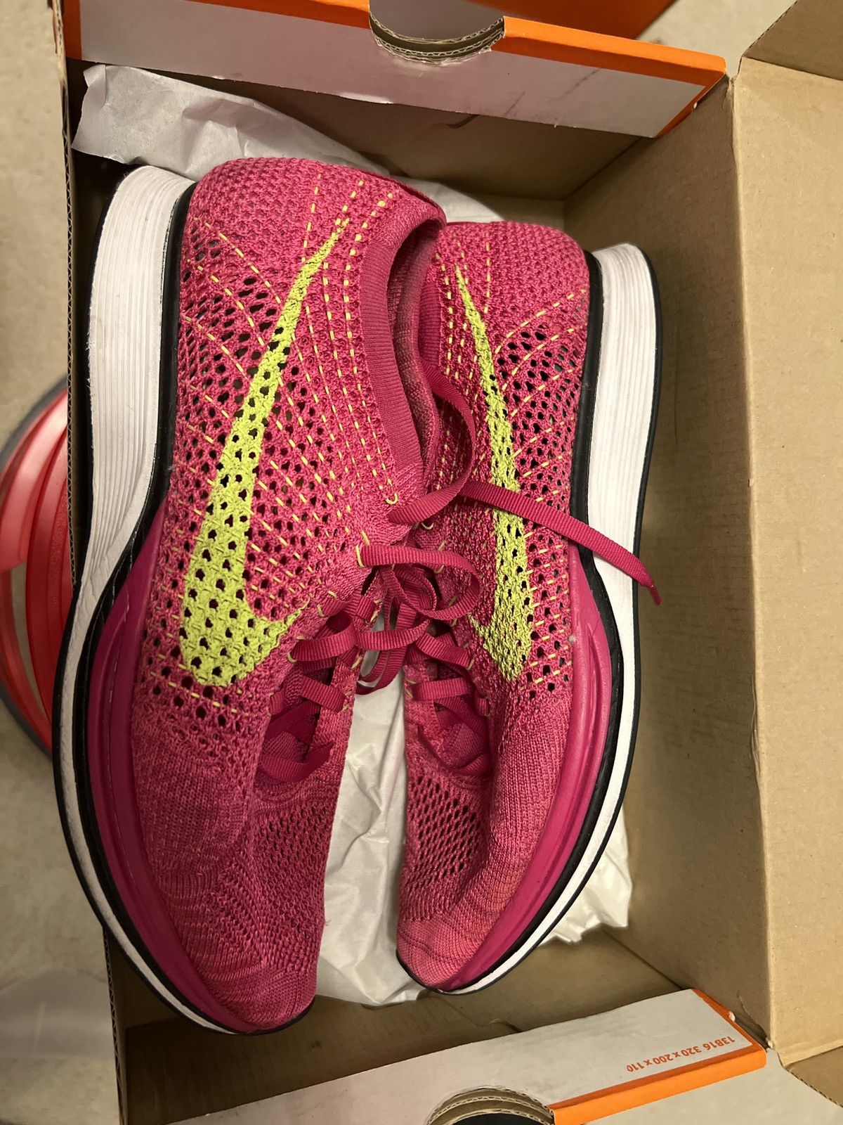 Nike Nike Flyknit Racer “Fireberry” Size US 9.5 / EU 42-43 - 4 Thumbnail