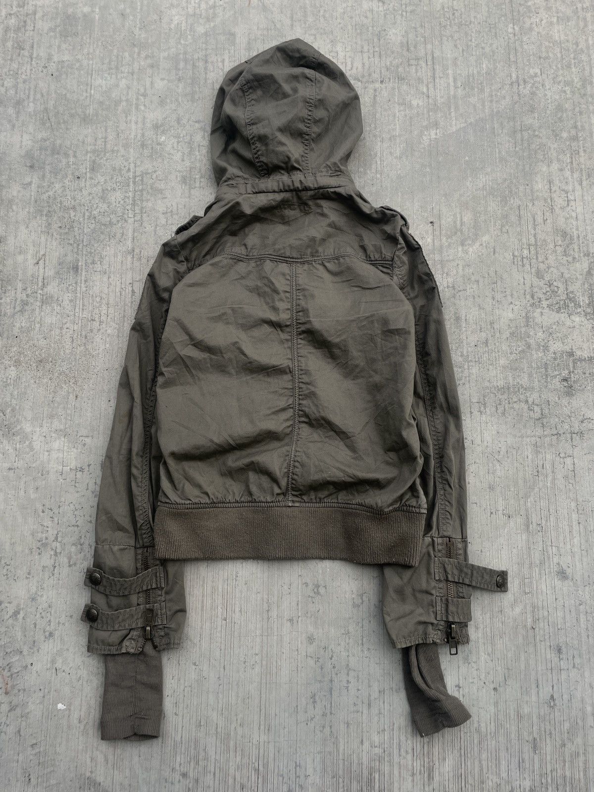 Japanese Brand 2000s japanese brand ingni bono hood millitary parachute Size US S / EU 44-46 / 1 - 5 Thumbnail